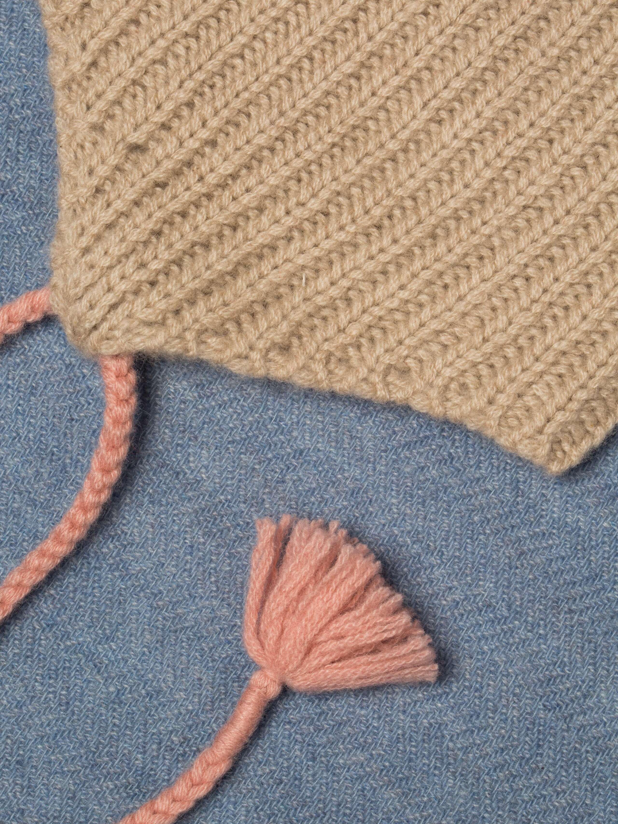 hat detail 