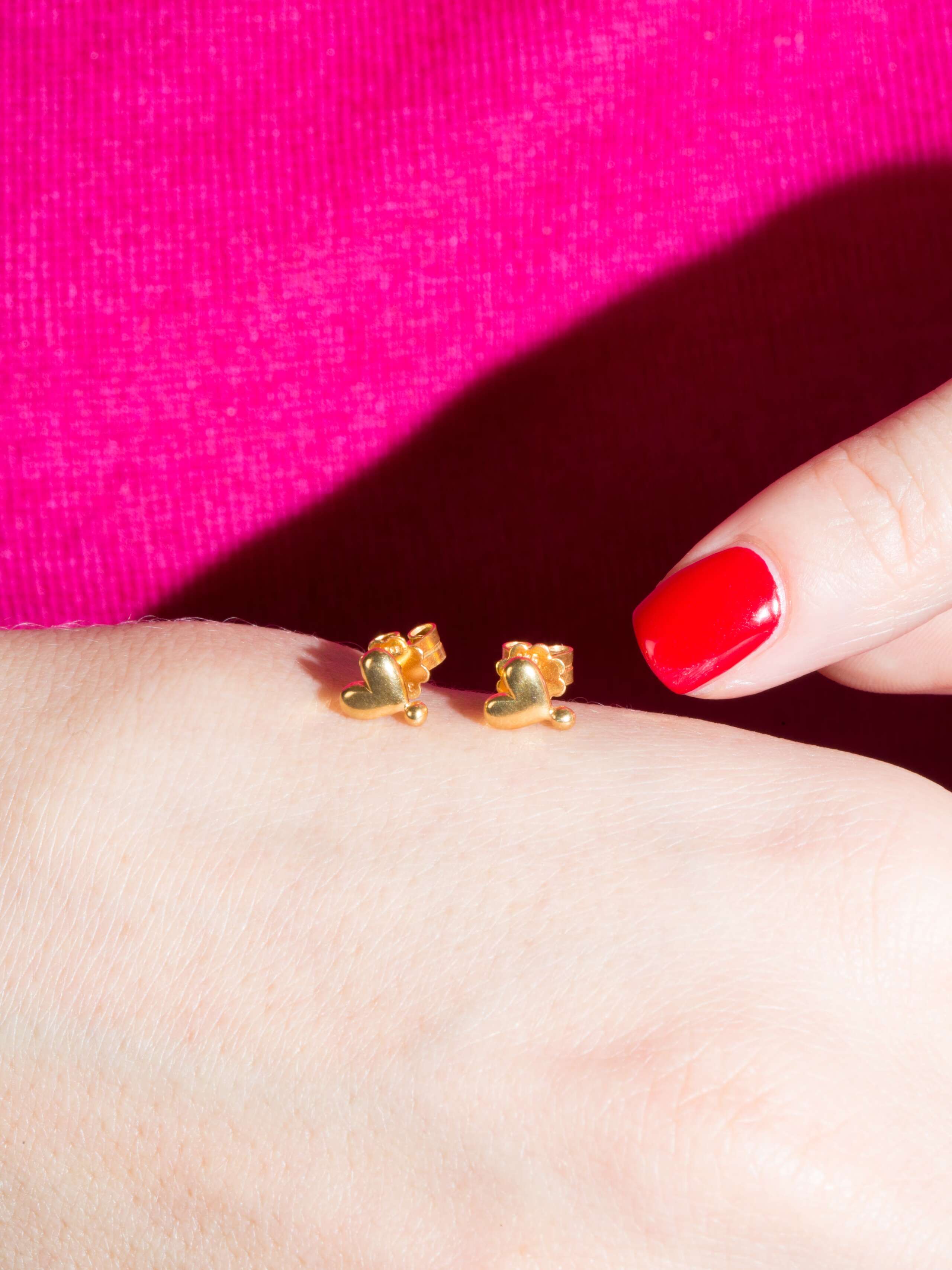micro heart earstuds 
