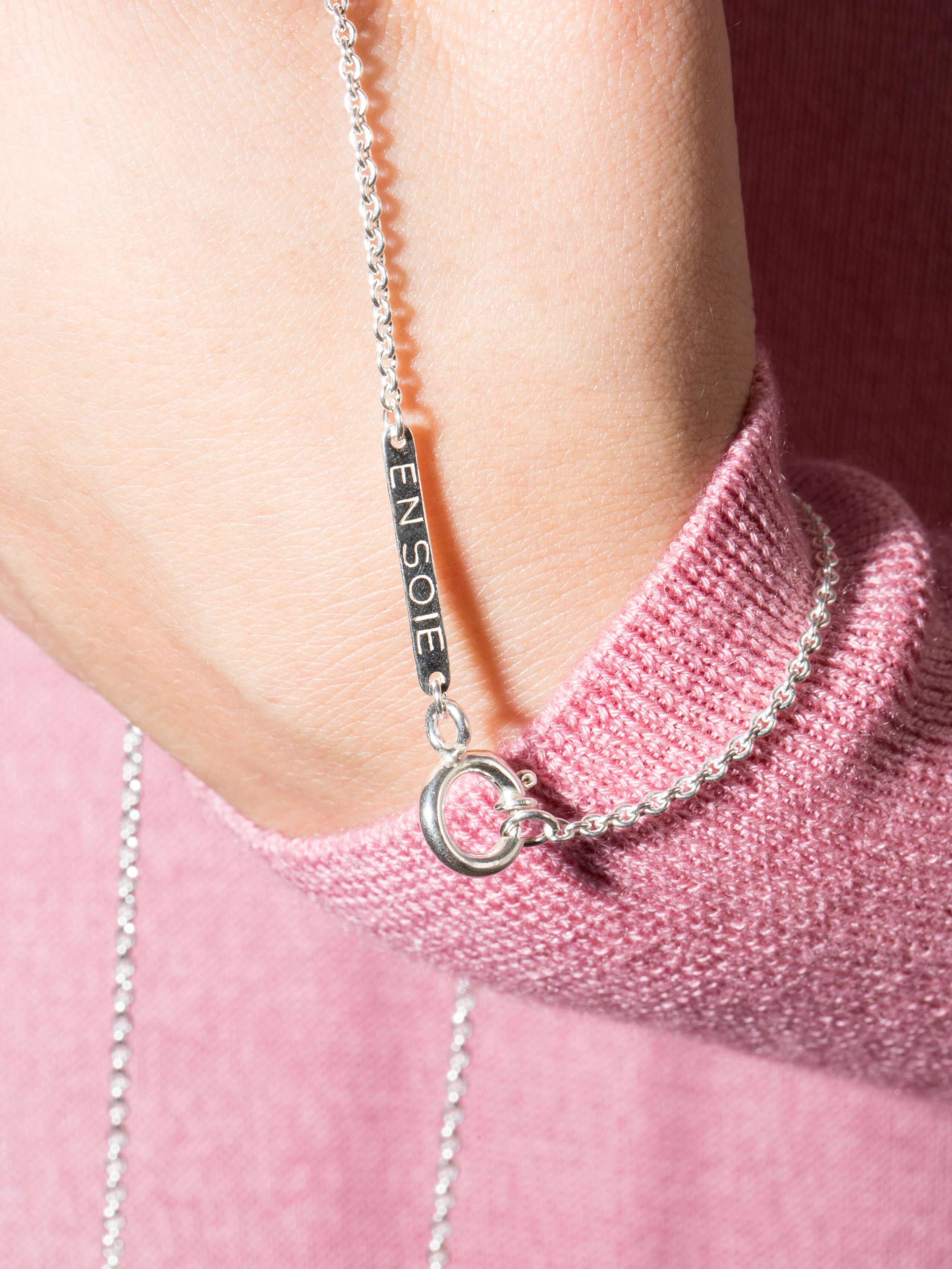 love chain detail 
