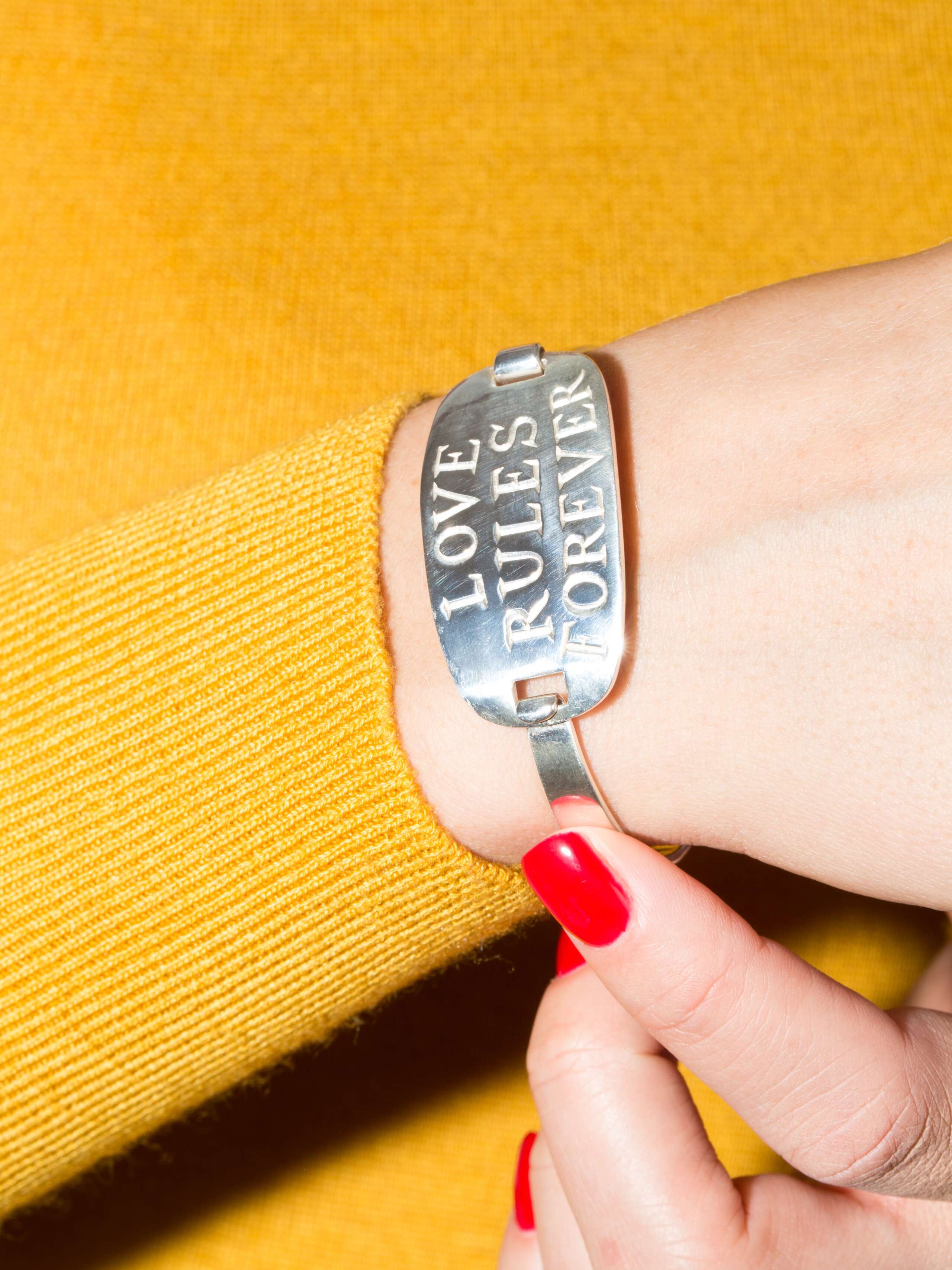love rules tag bangle 