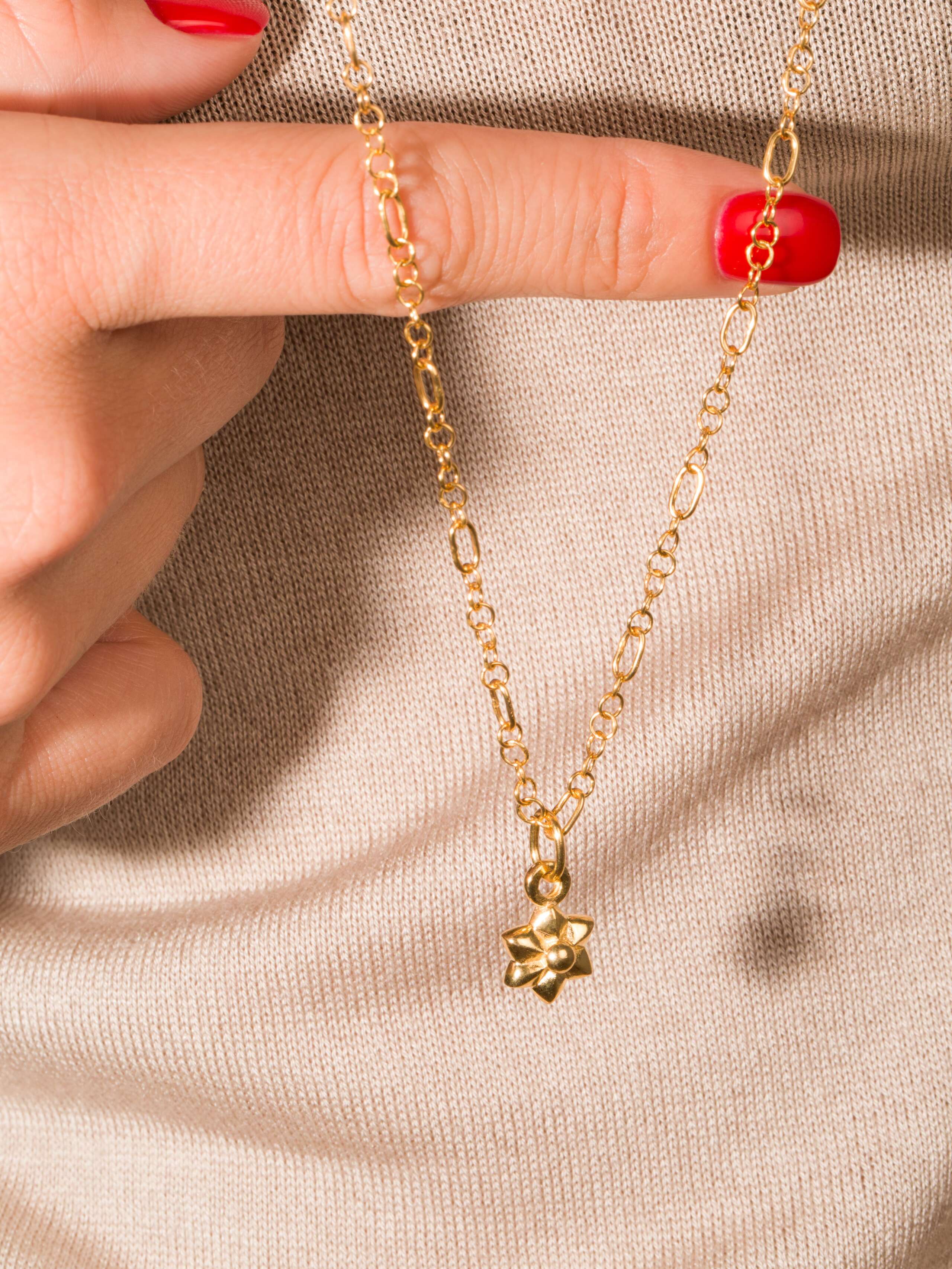 mini rosette pendant 