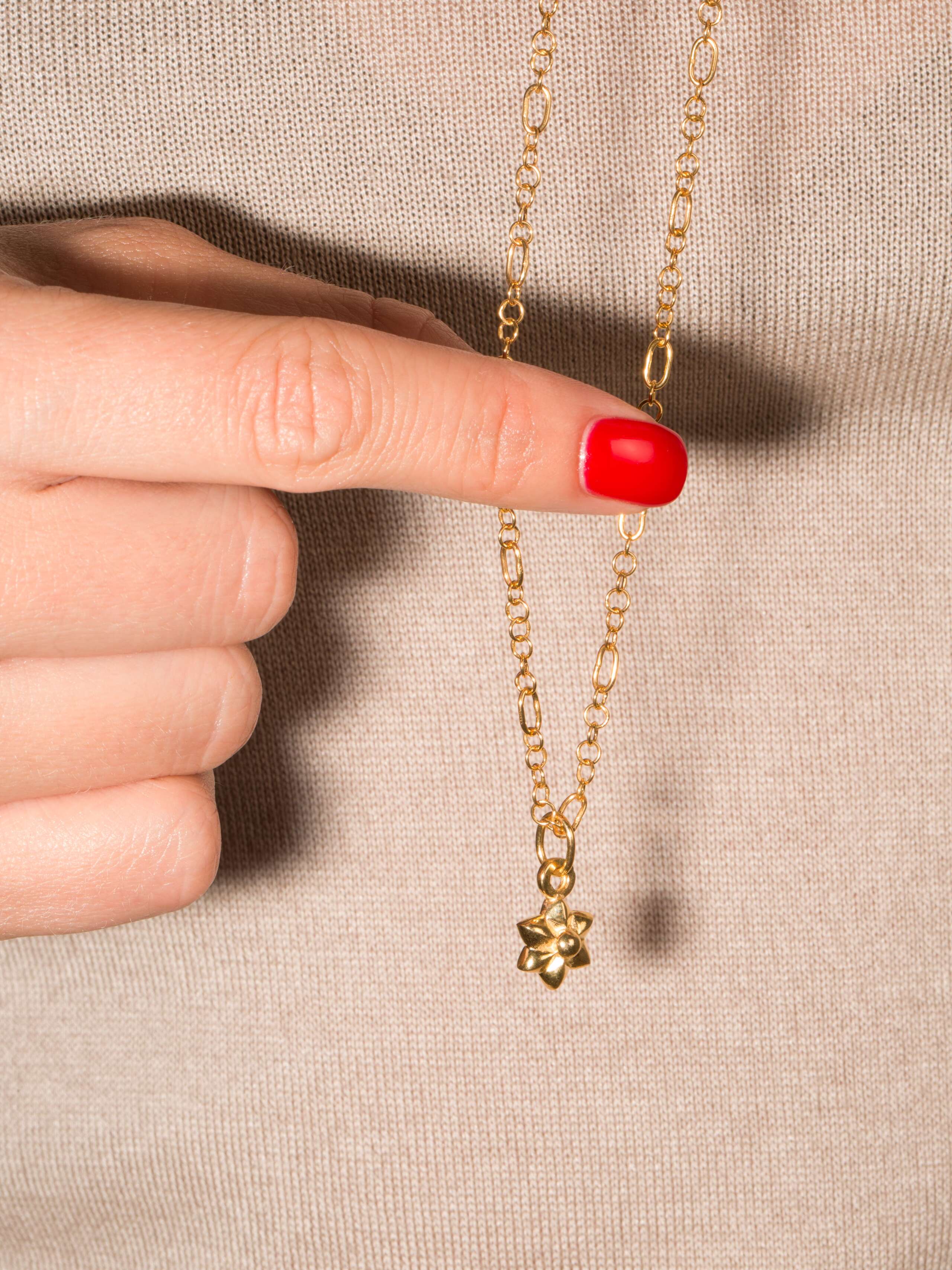mini rosette pendant