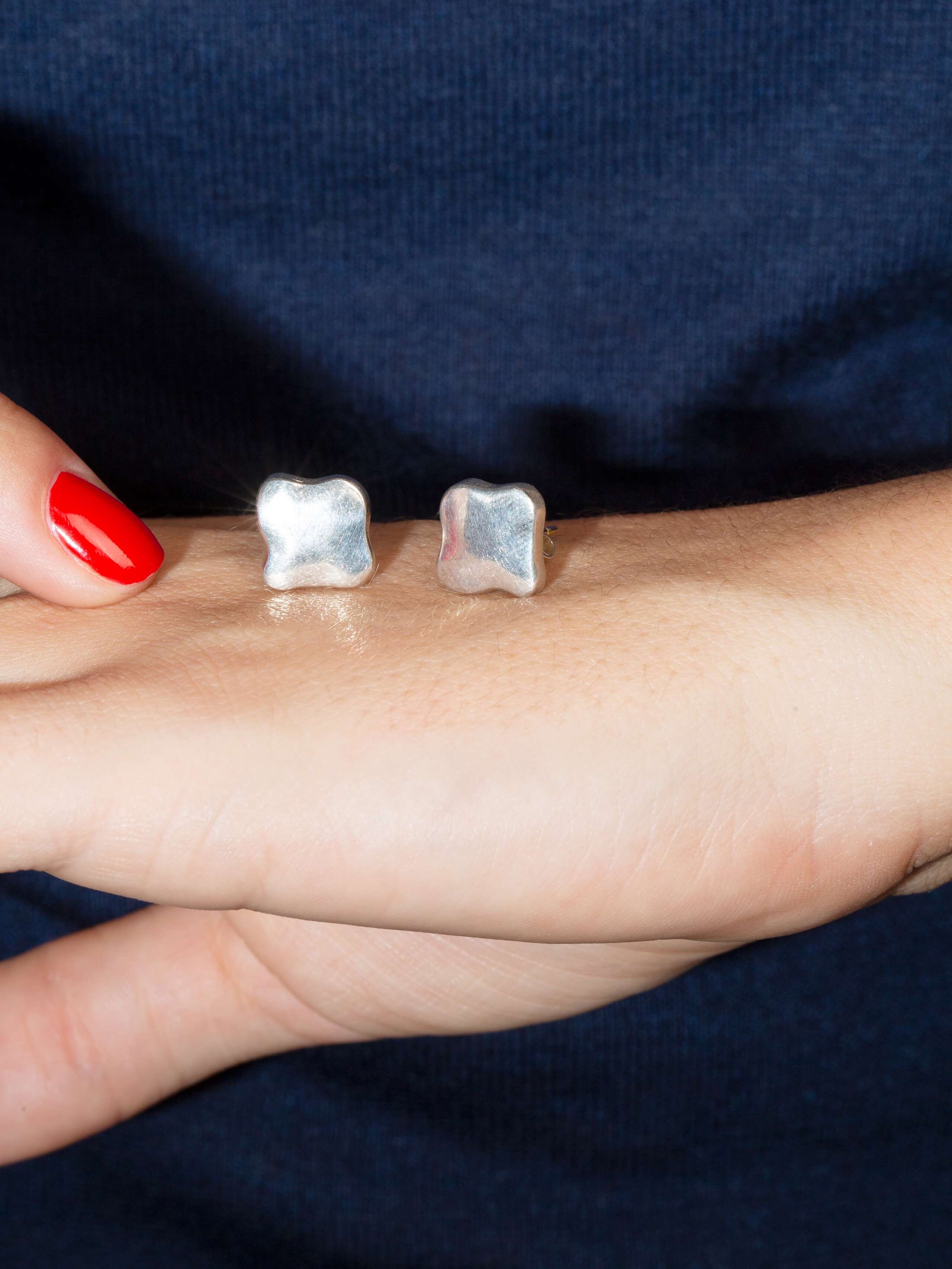Amorph small ear studs 