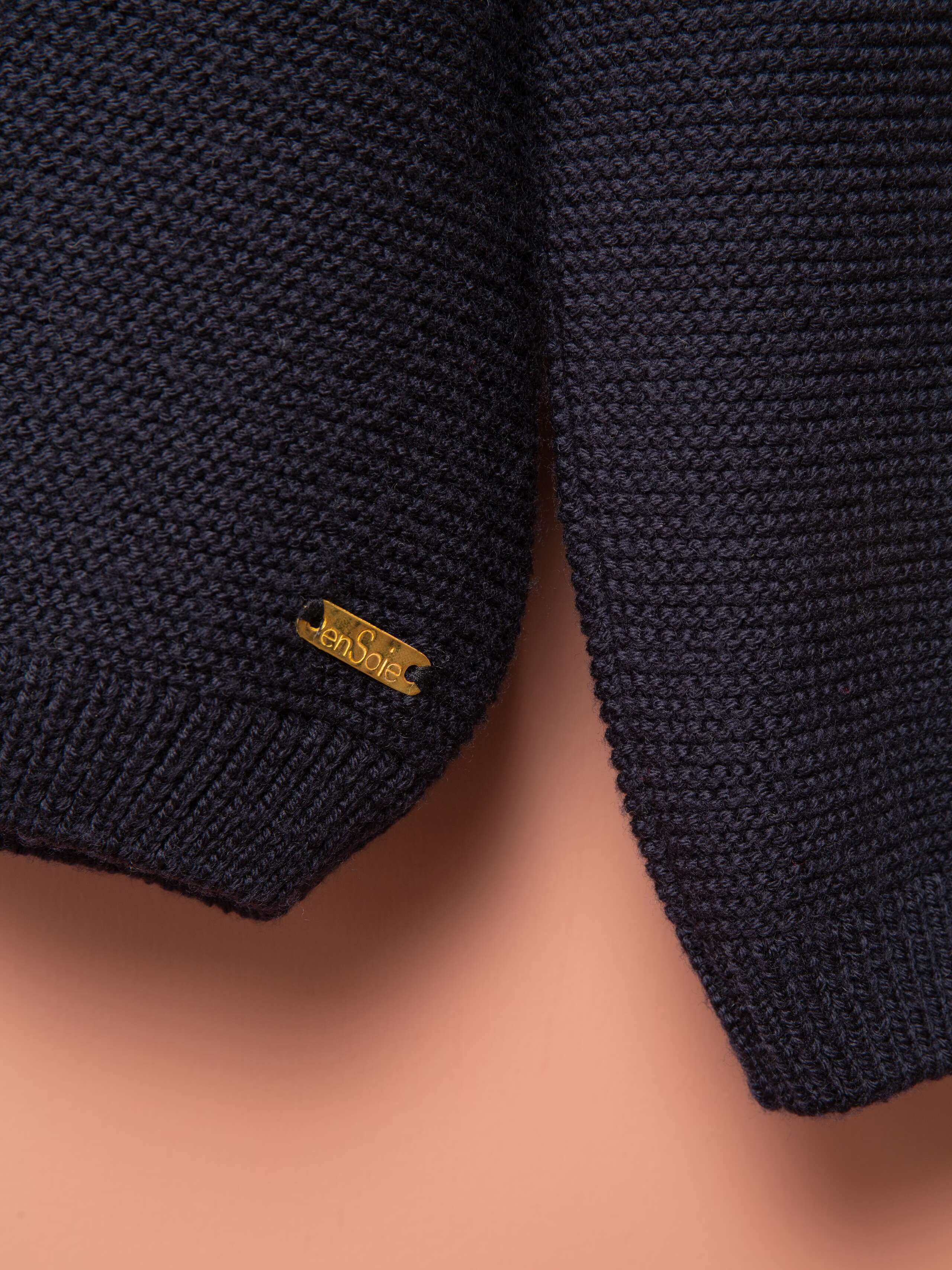 knitted sweater 