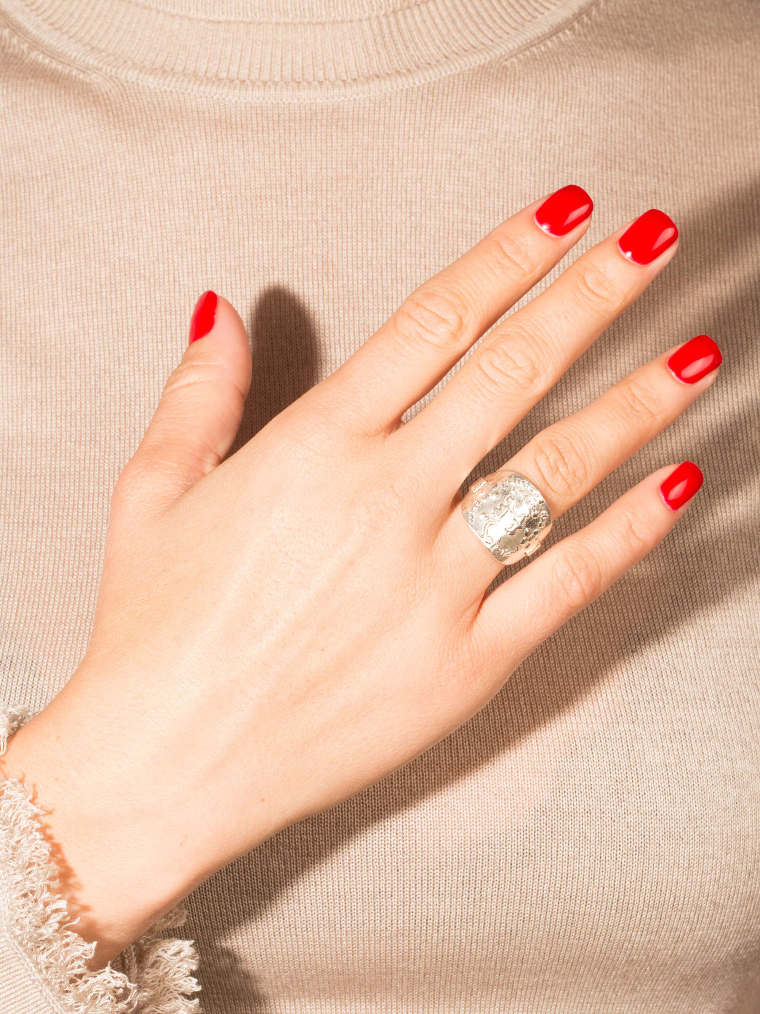 ensoie tag fingerring 