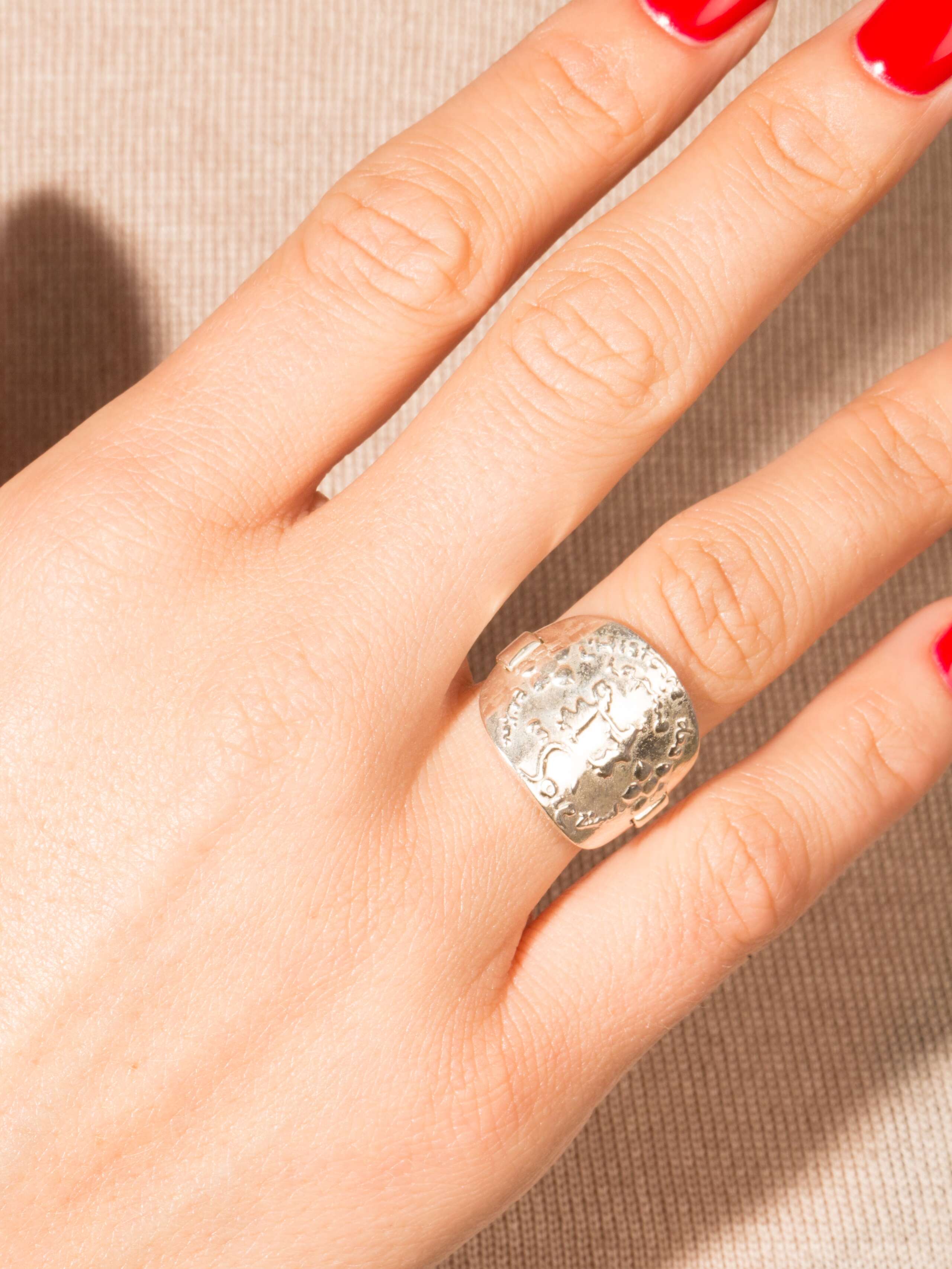 ensoie tag fingerring 