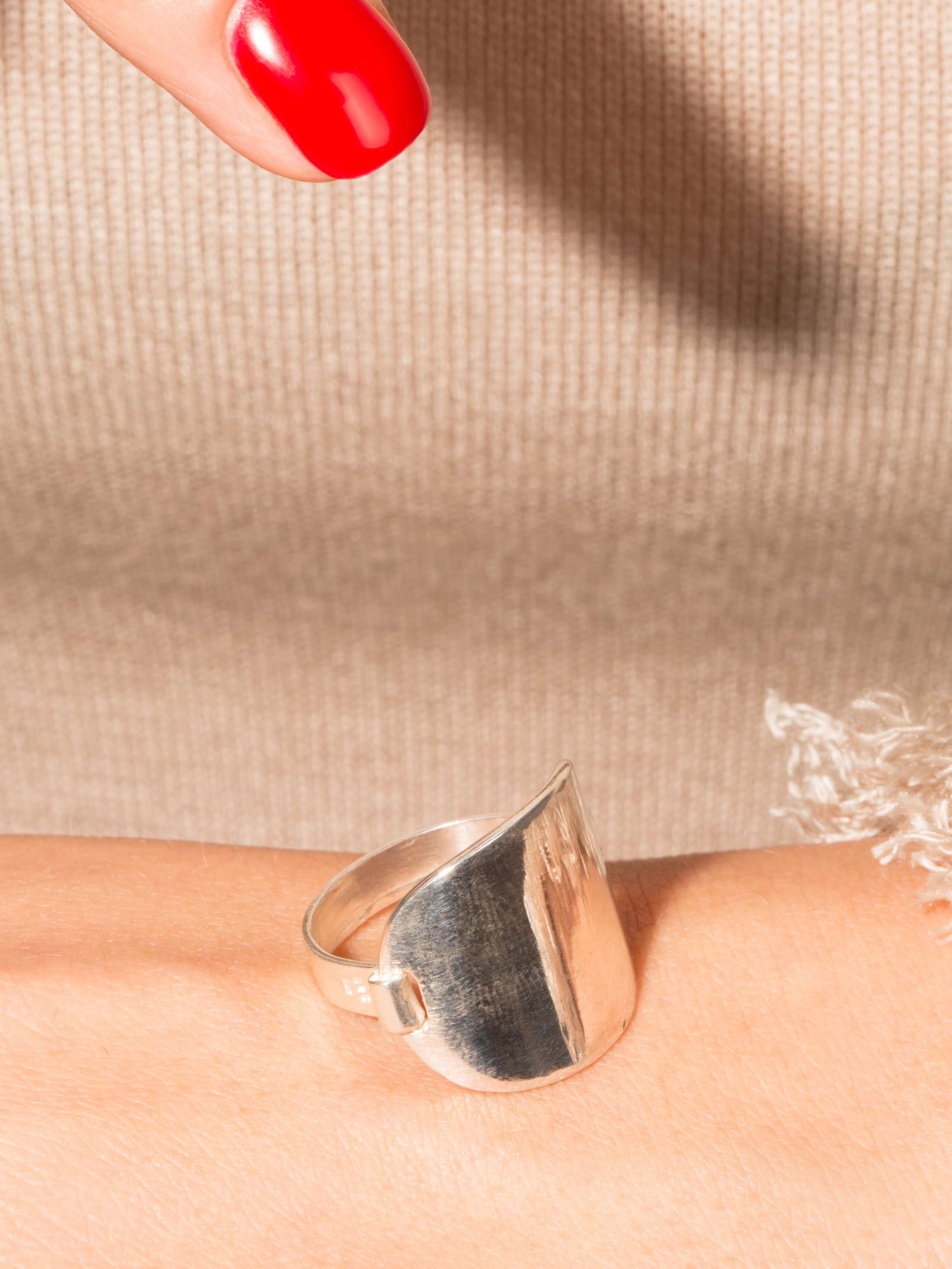 plain tag ring 