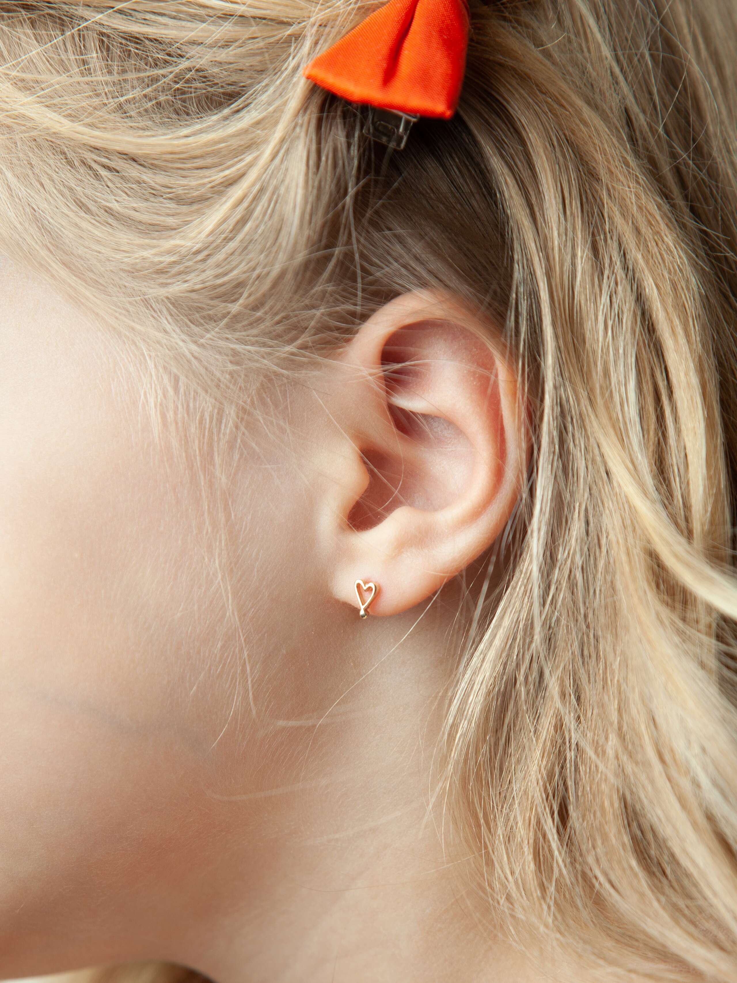alma heart ear stud 