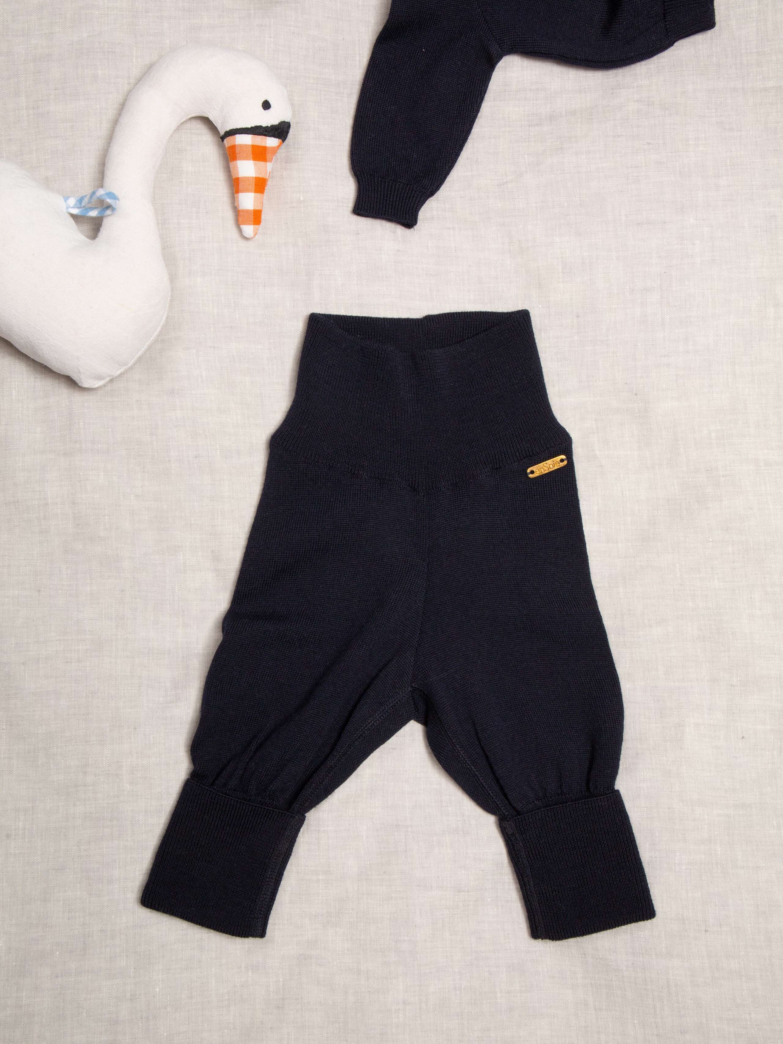 Knitted baby leggings 