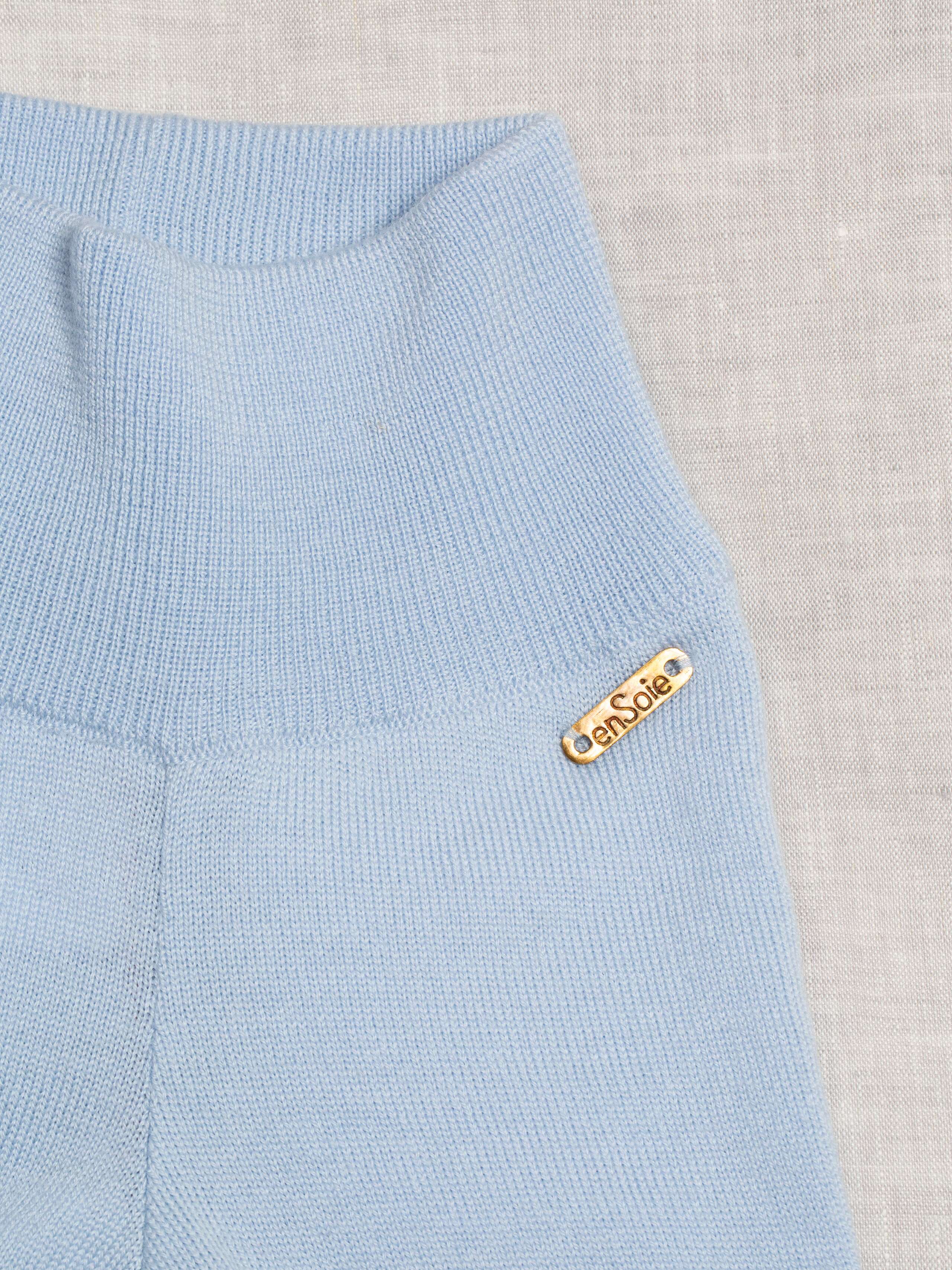 Knitted baby leggings 