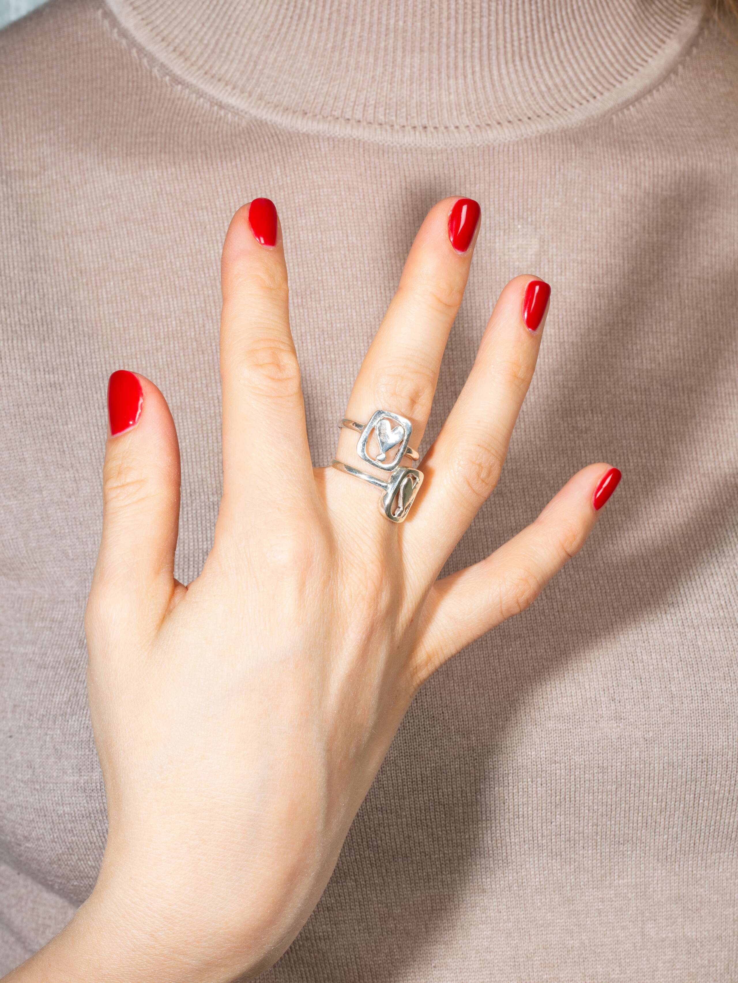 Frame Heart Finger Ring