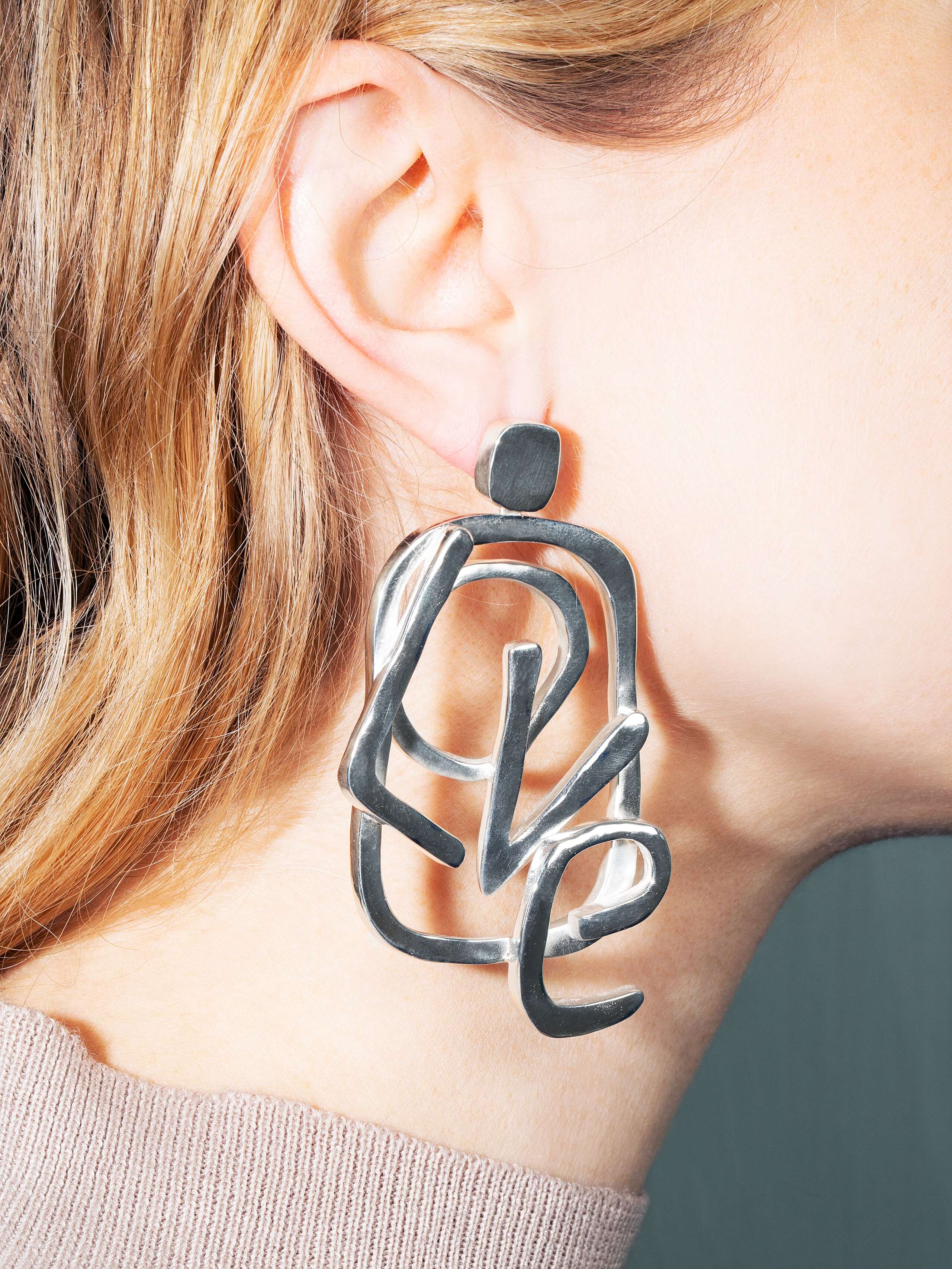 LOVE-itAo-LIFE Ear Studs
