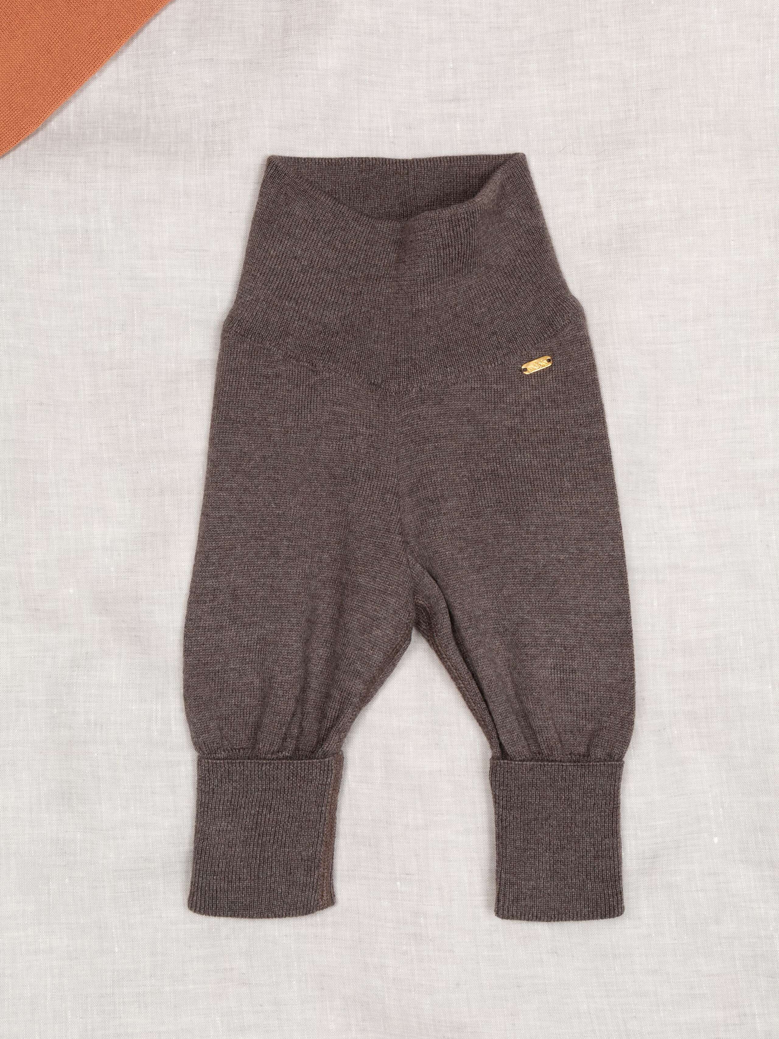Fine knitted leggings