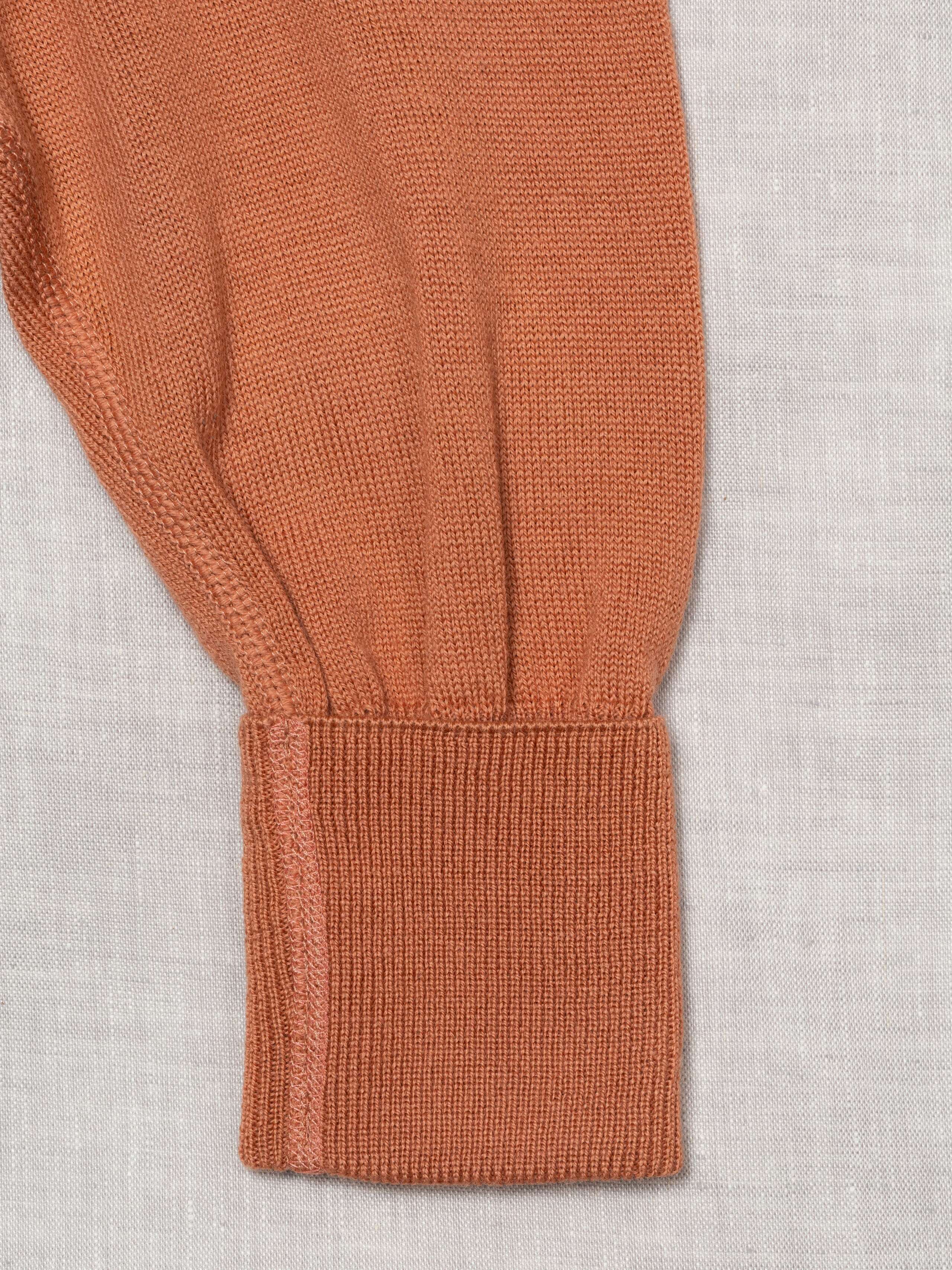 Fine knitted leggings