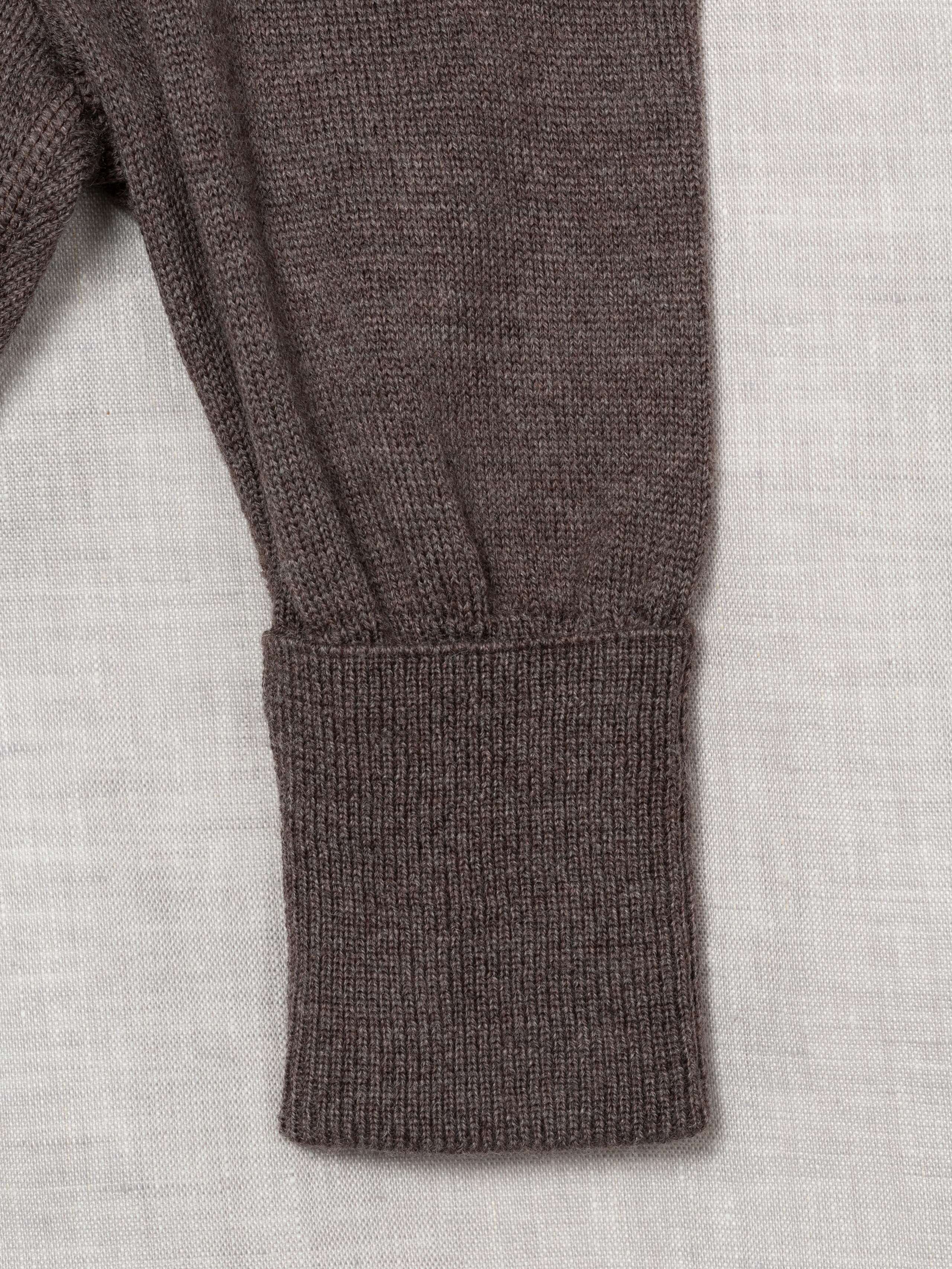 Fine knitted leggings