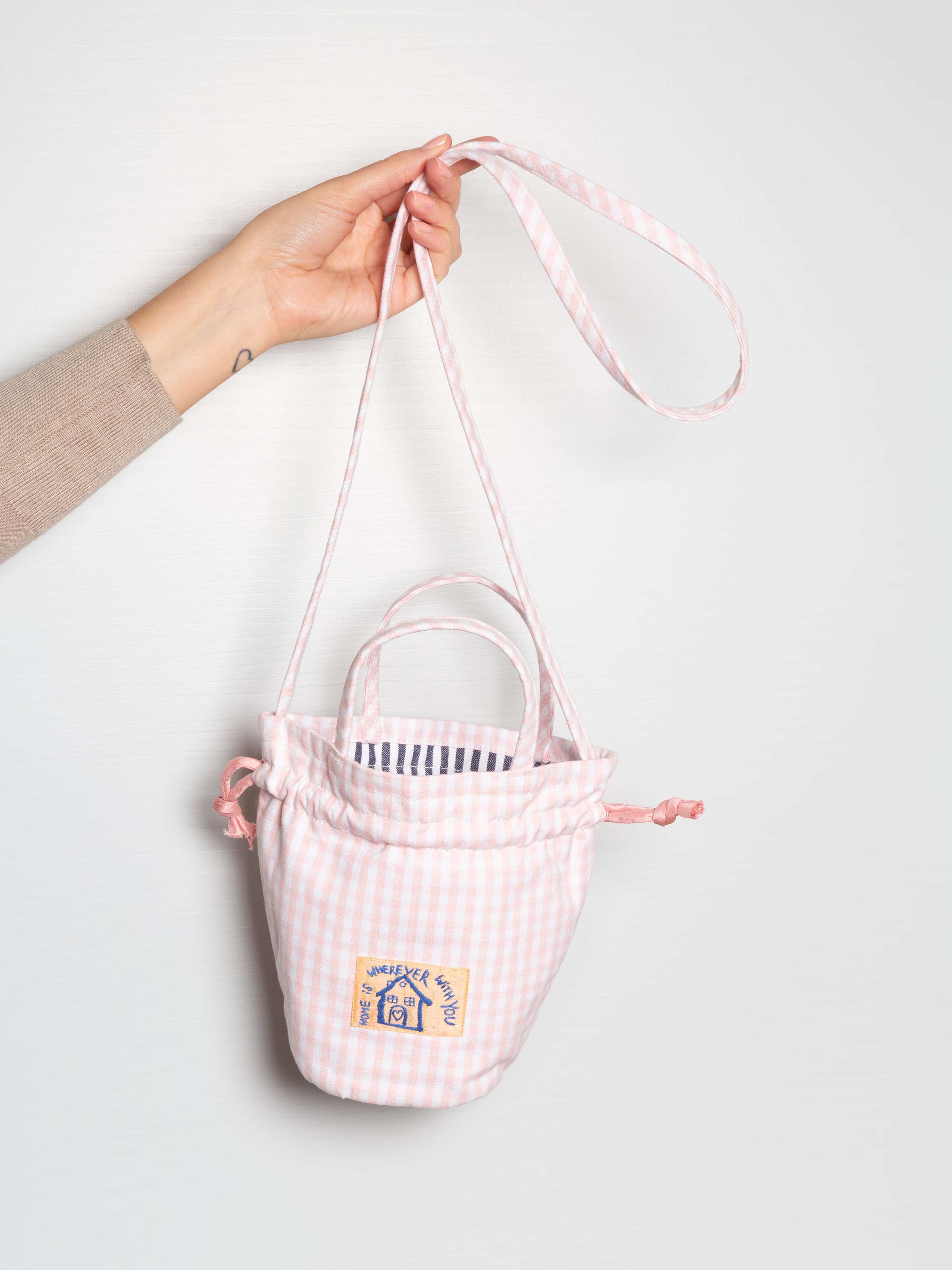 Crossbody basket bag