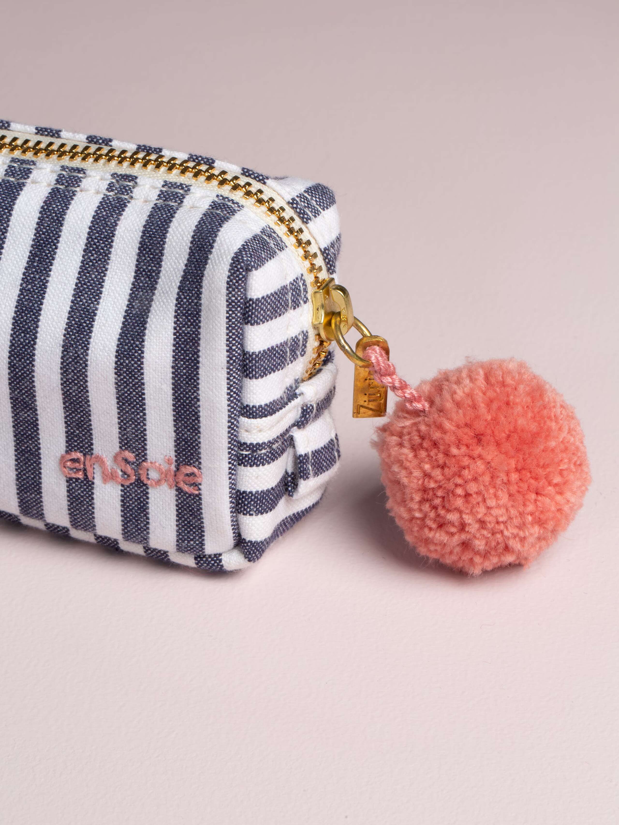 Linda toiletry case
