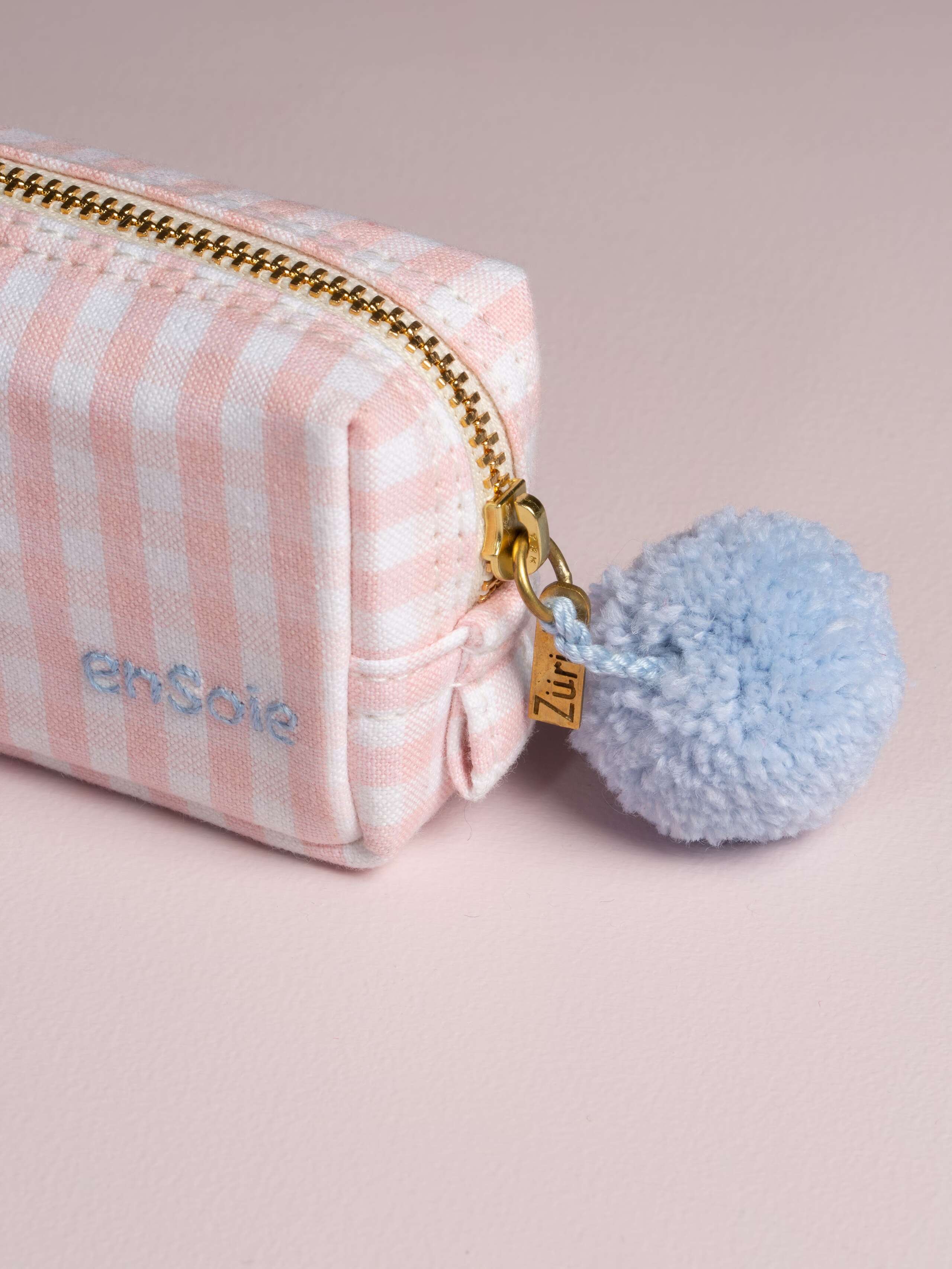 linda toiletry case
