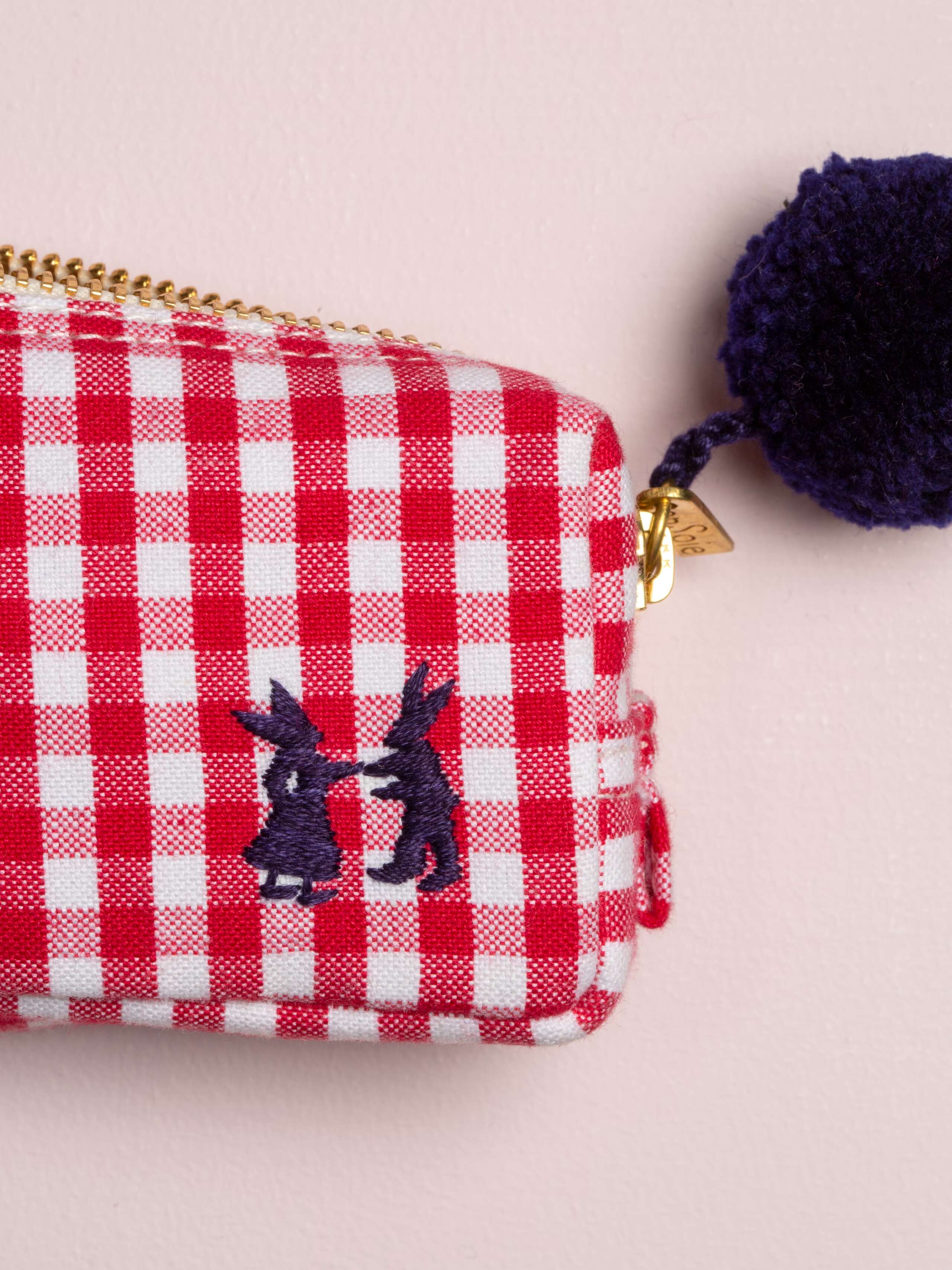 linda toiletry case