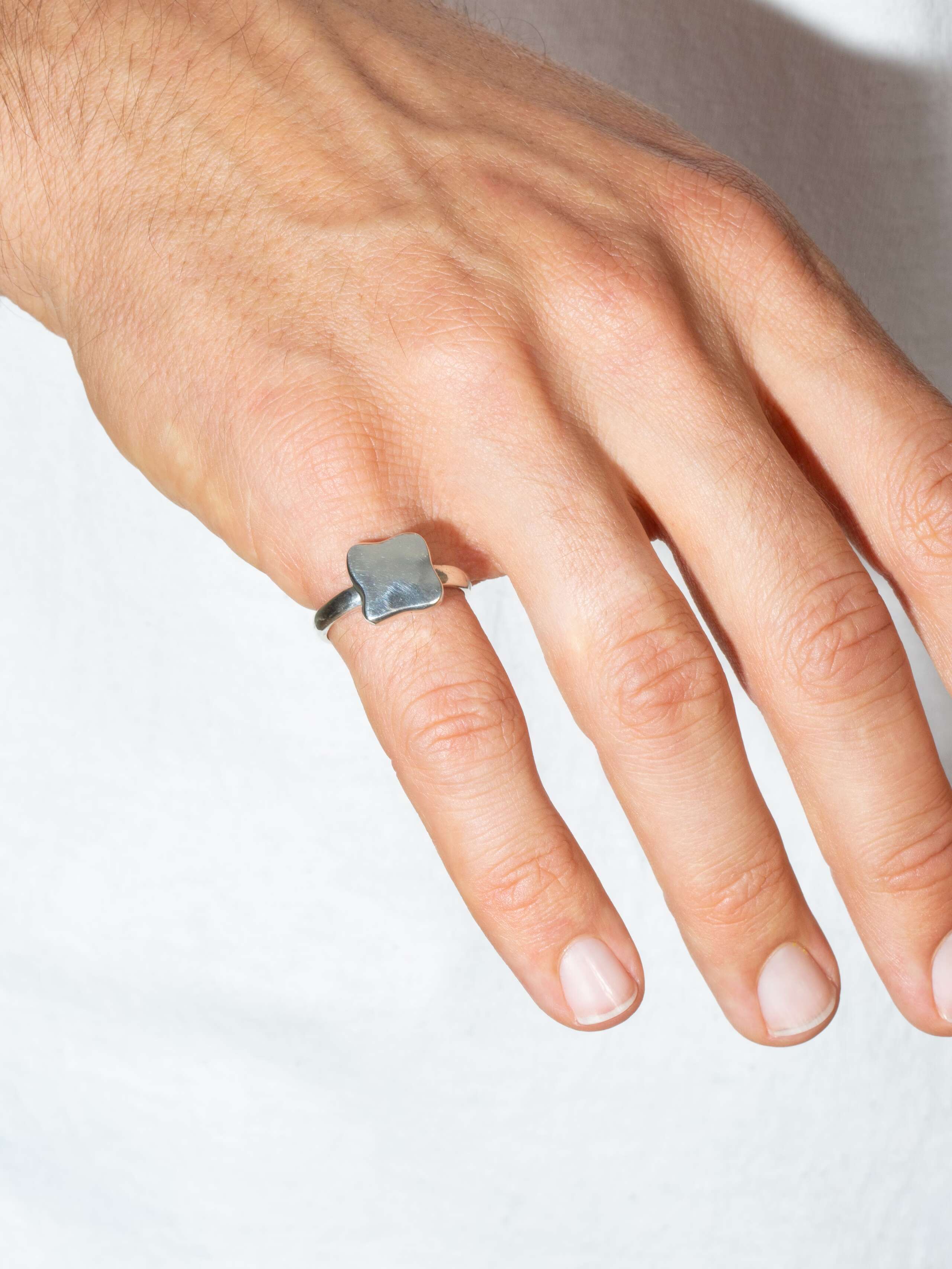 amorph ring
