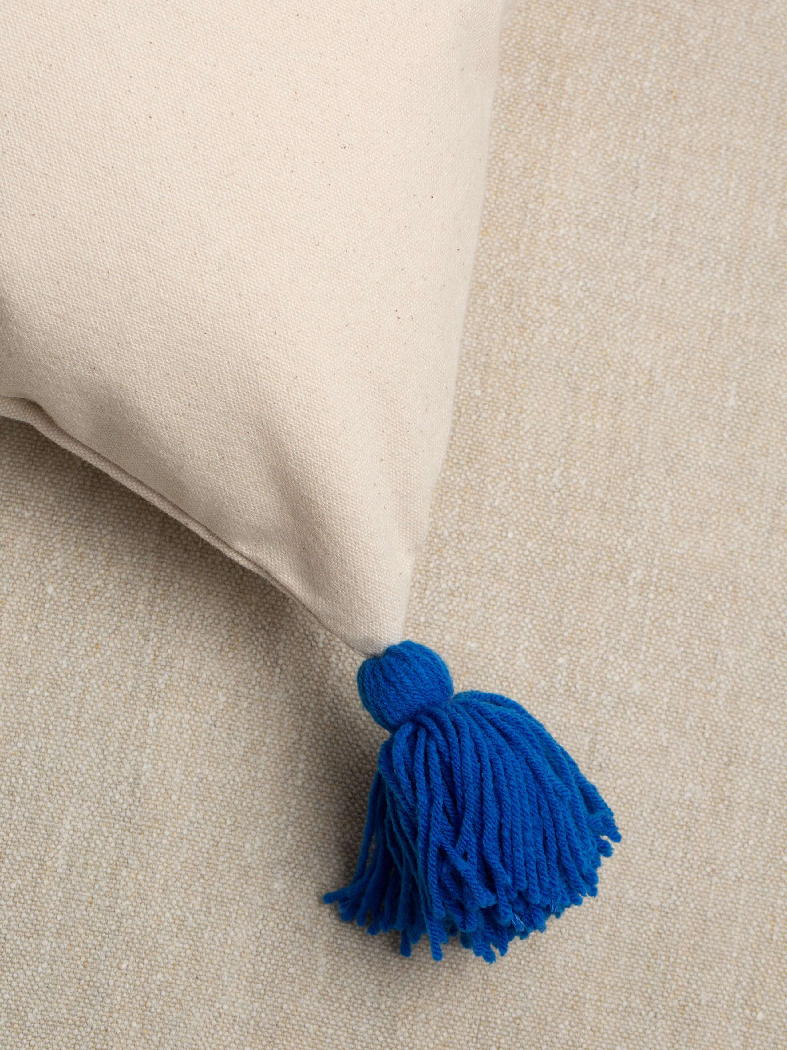 Faces pillow cover