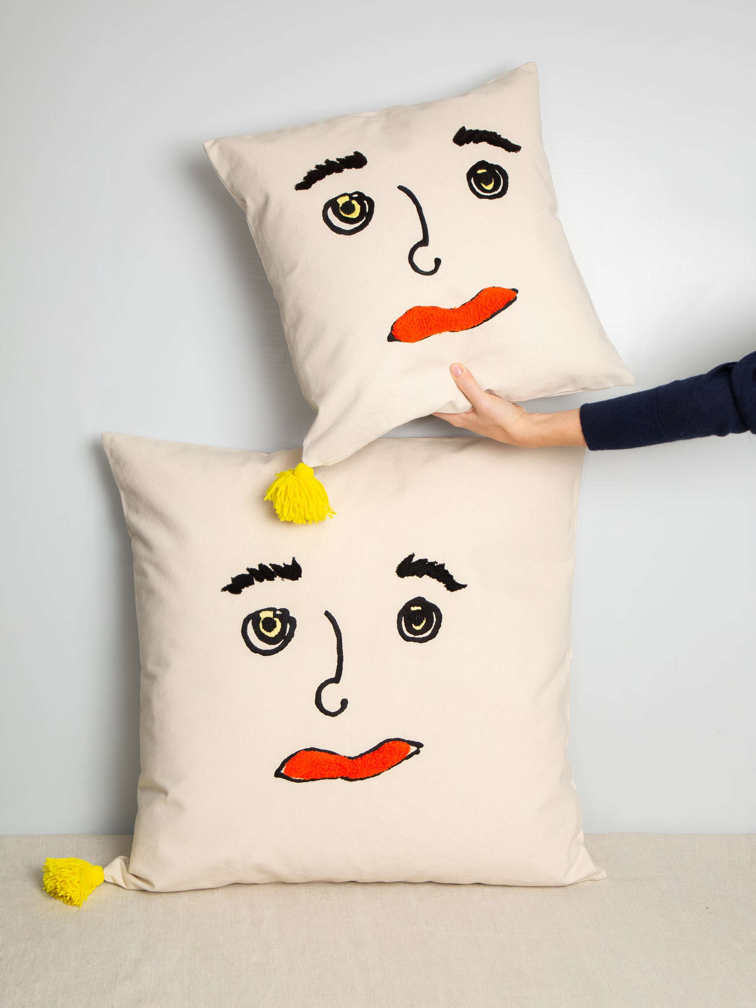 Faces pillow cover