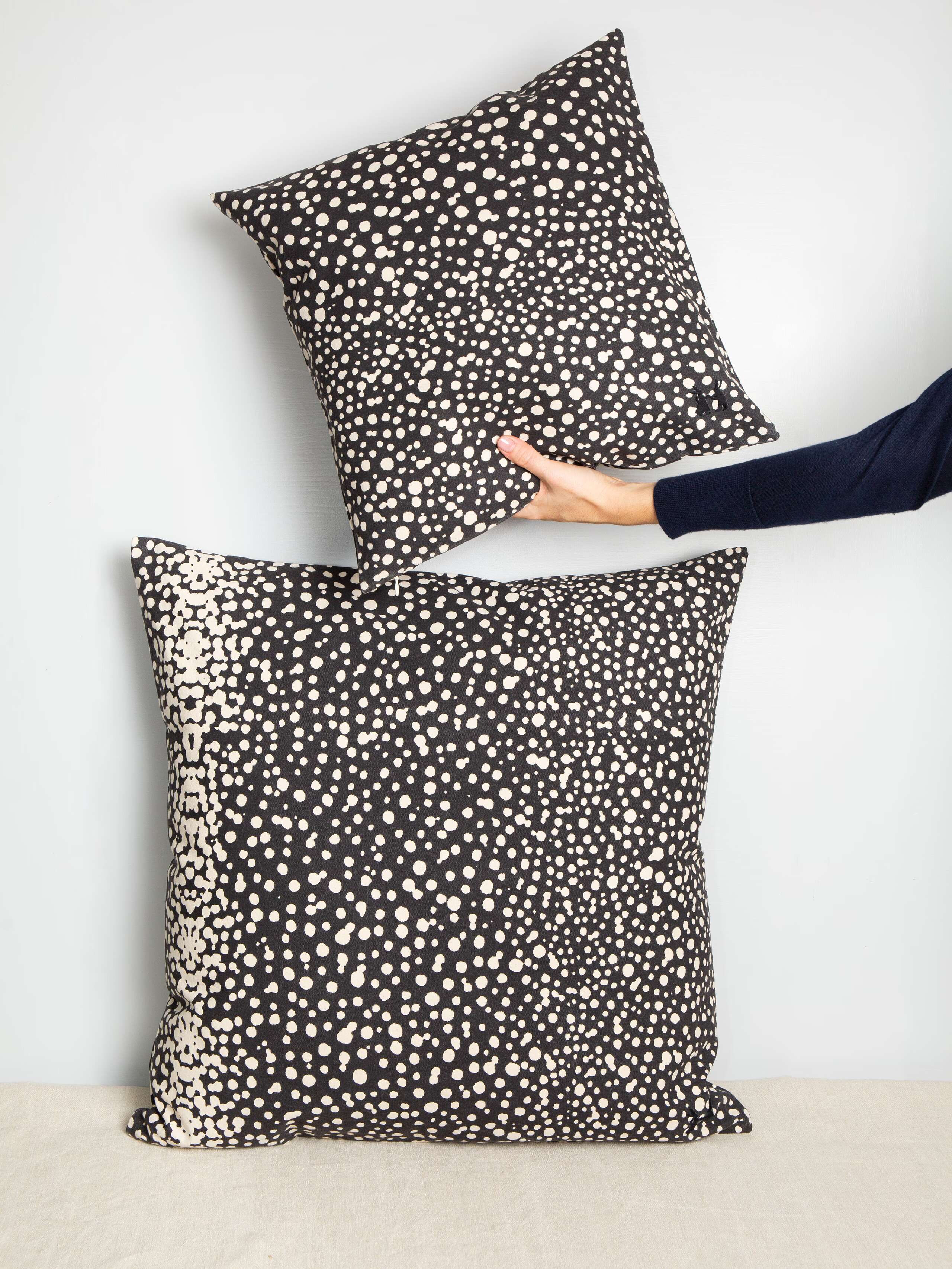 Leo pillow cover