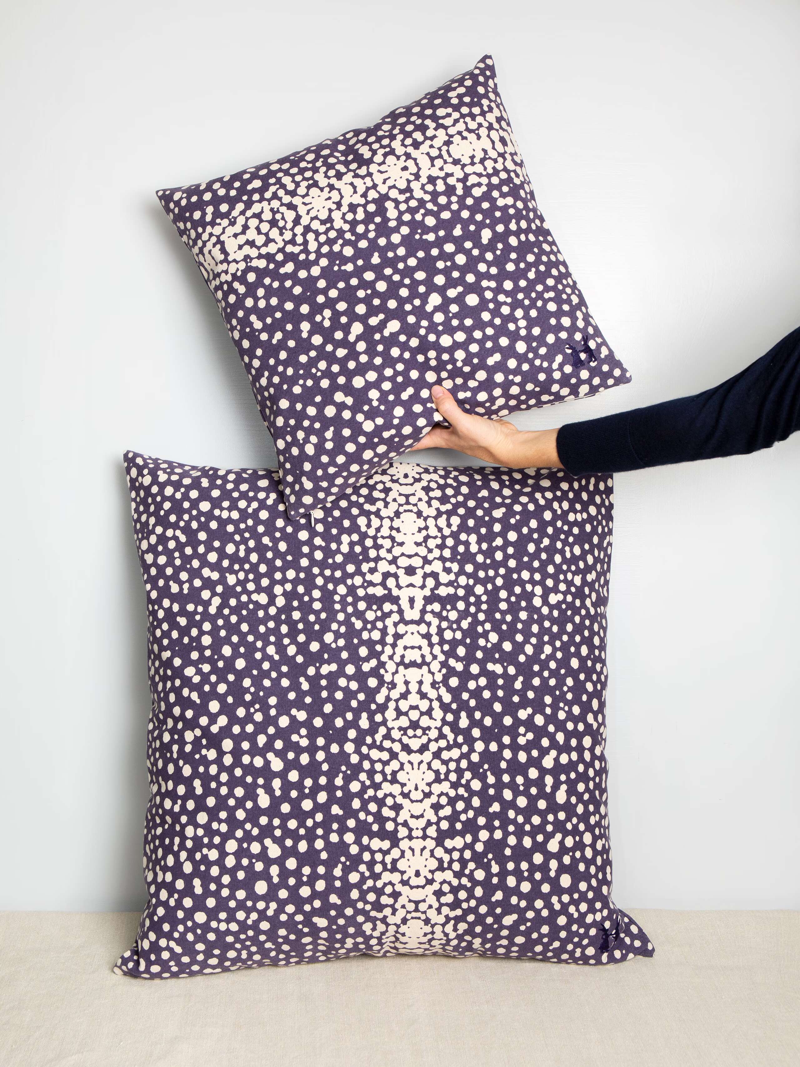 Leo pillow cover