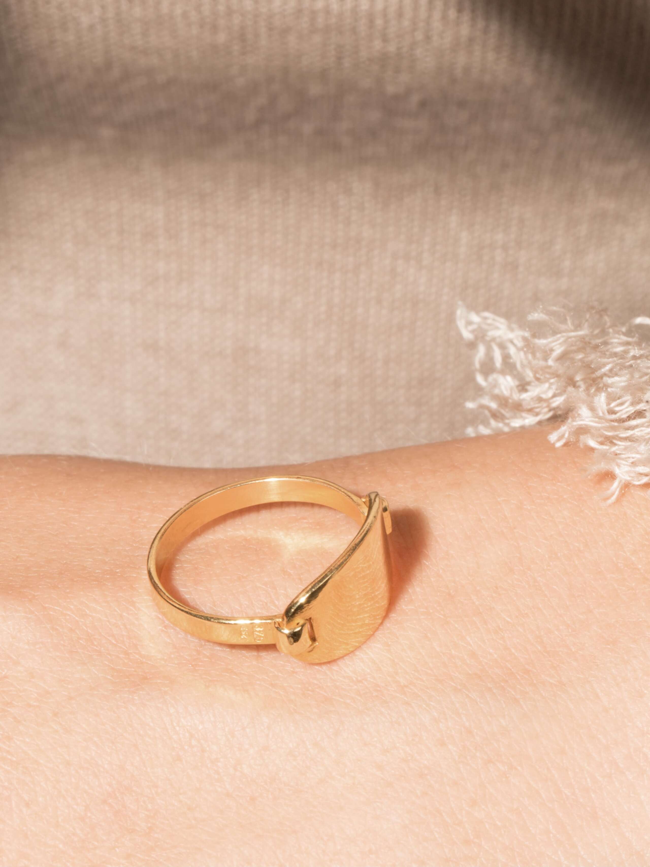 Fingerring gold - Plain Tag small