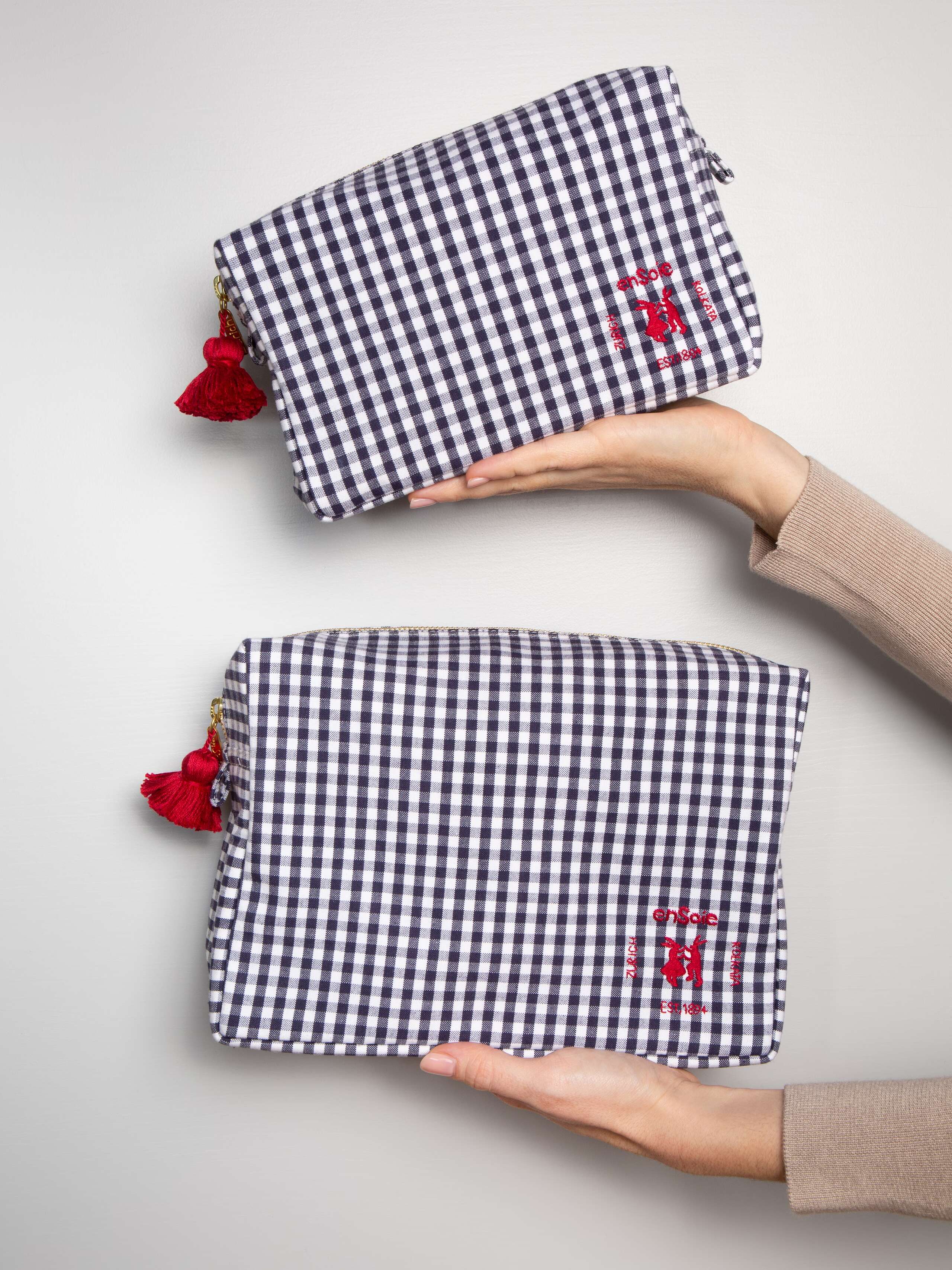 Tilda toiletry case