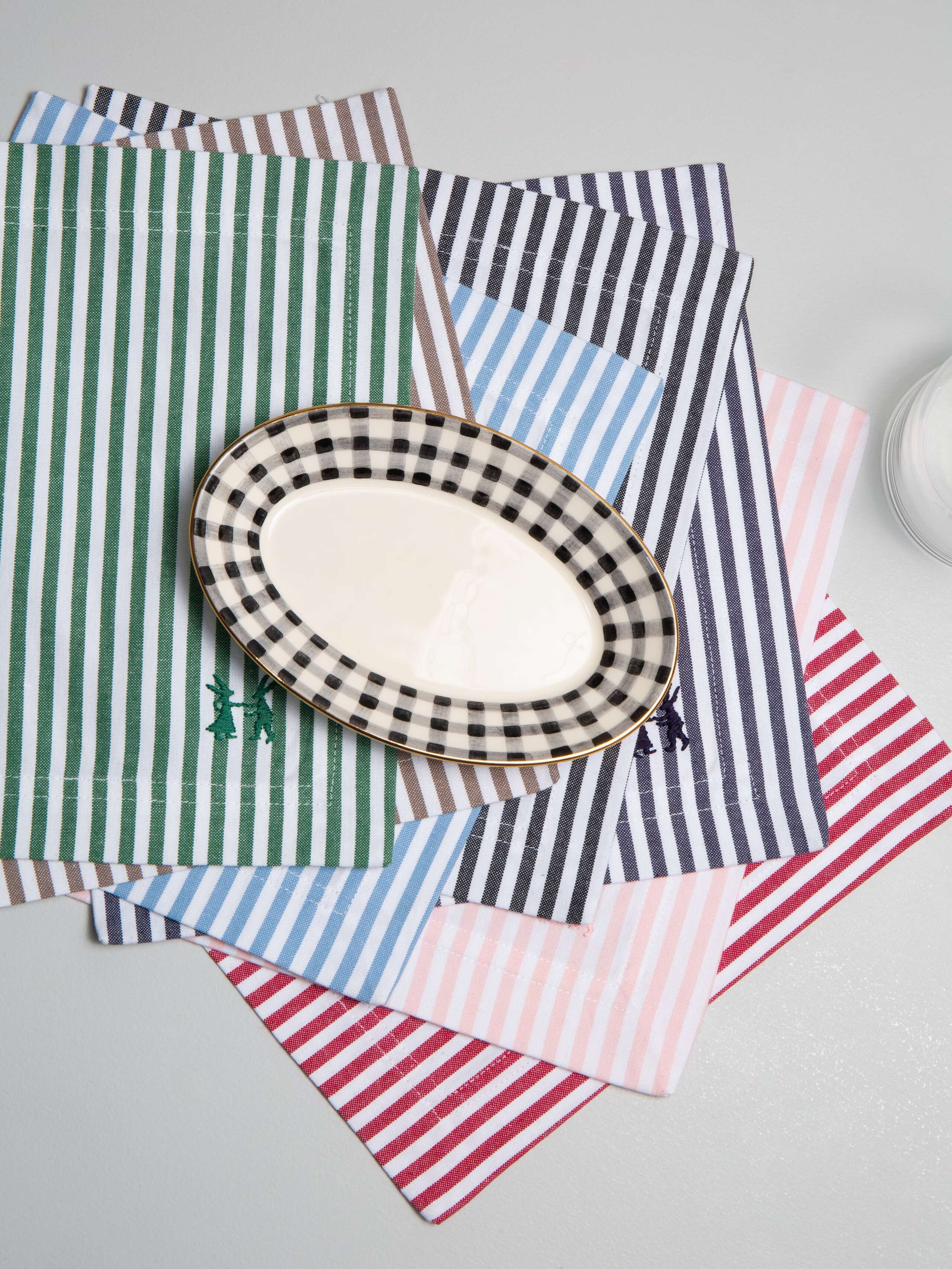 Cocktail napkin striped
