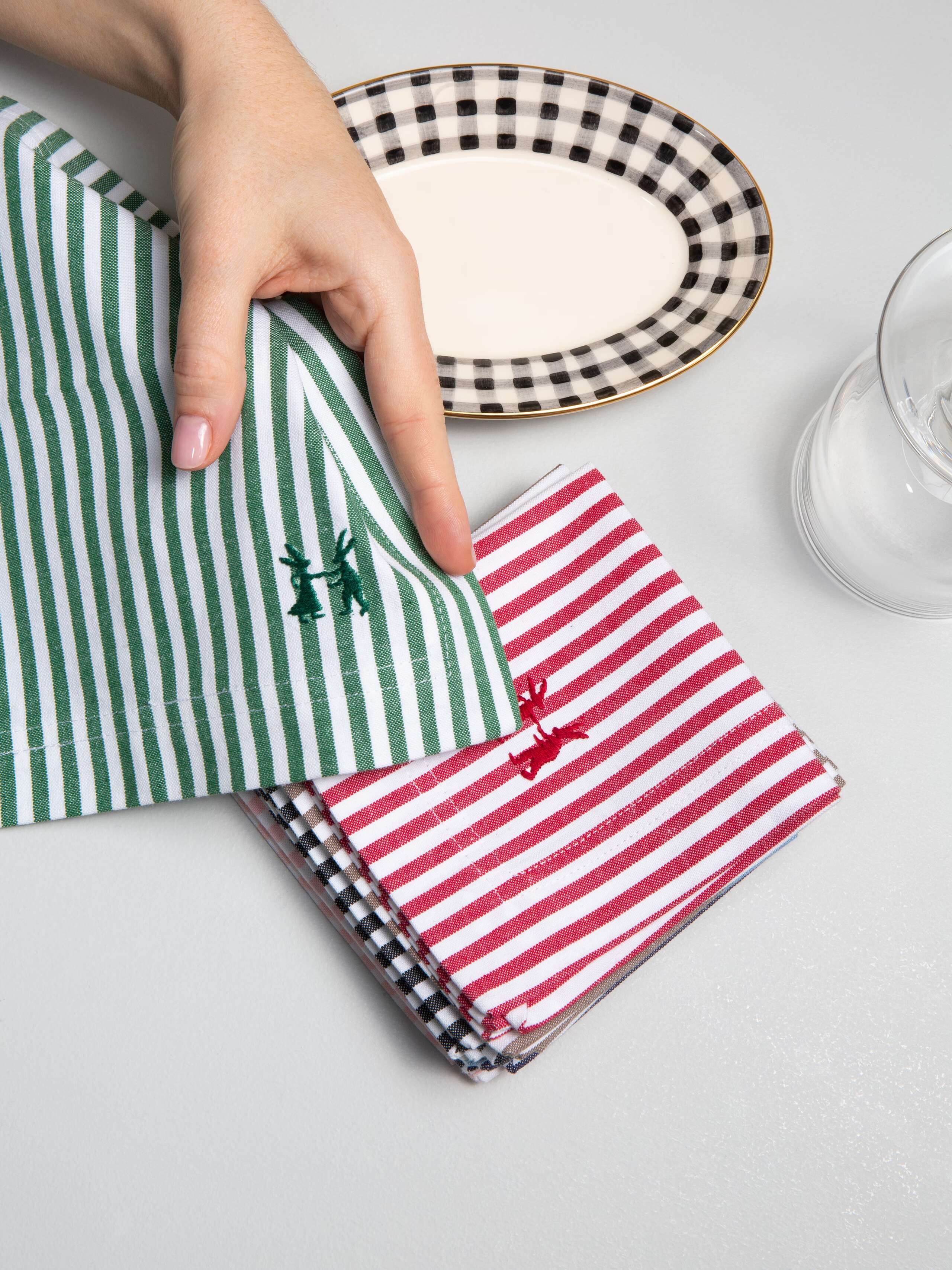 Cocktail napkin striped