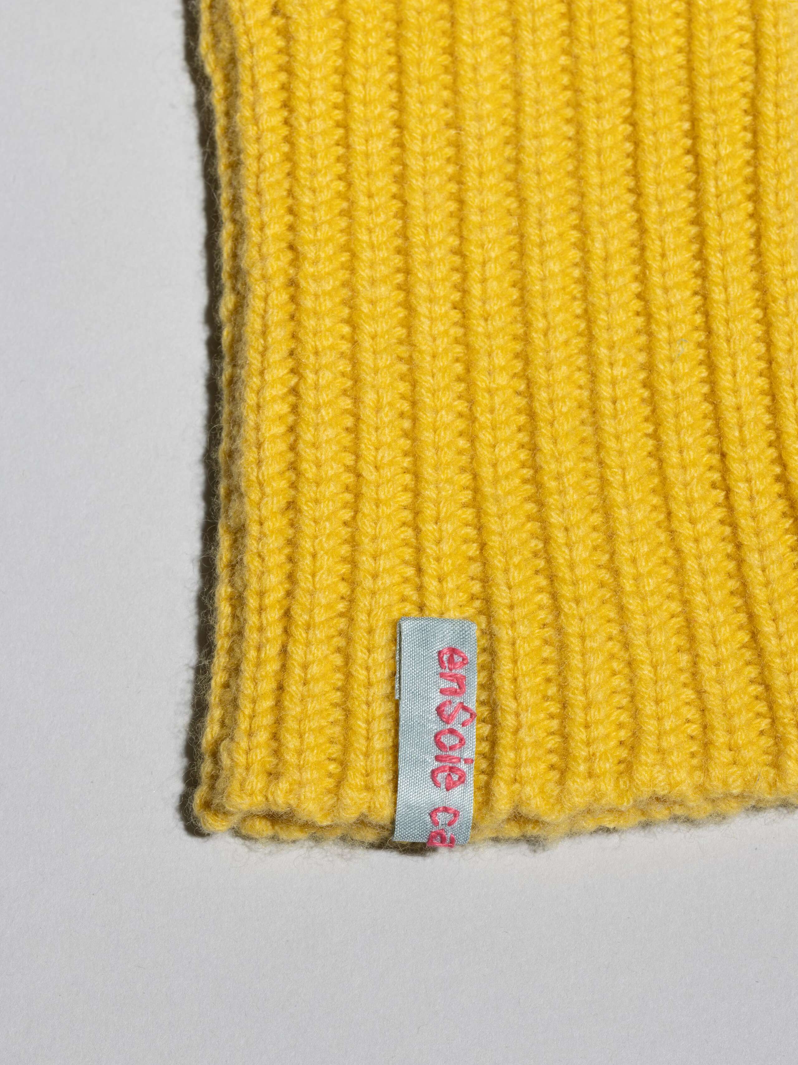 Frida mittens Yellow
