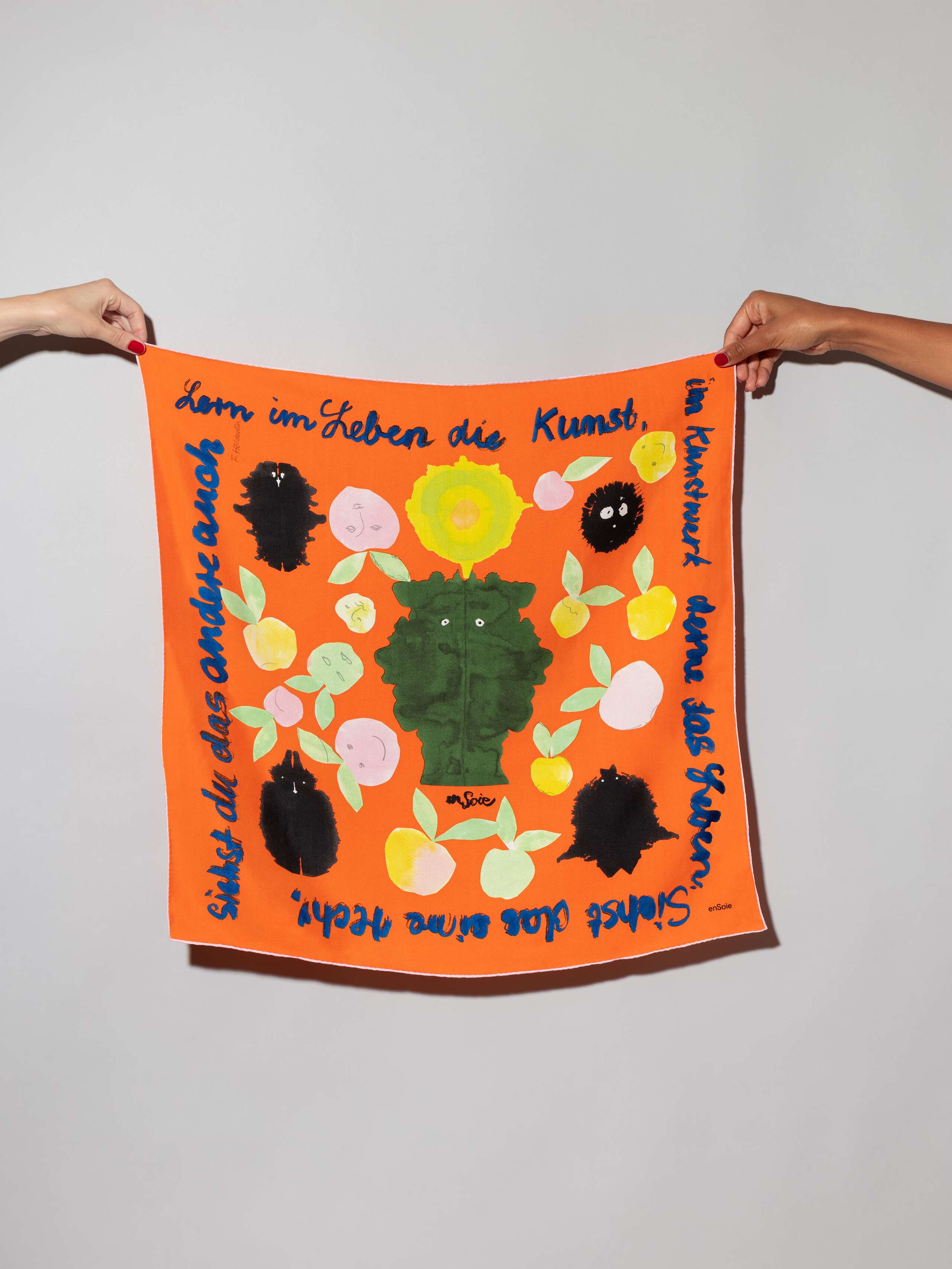 Monsters eat apples foulard