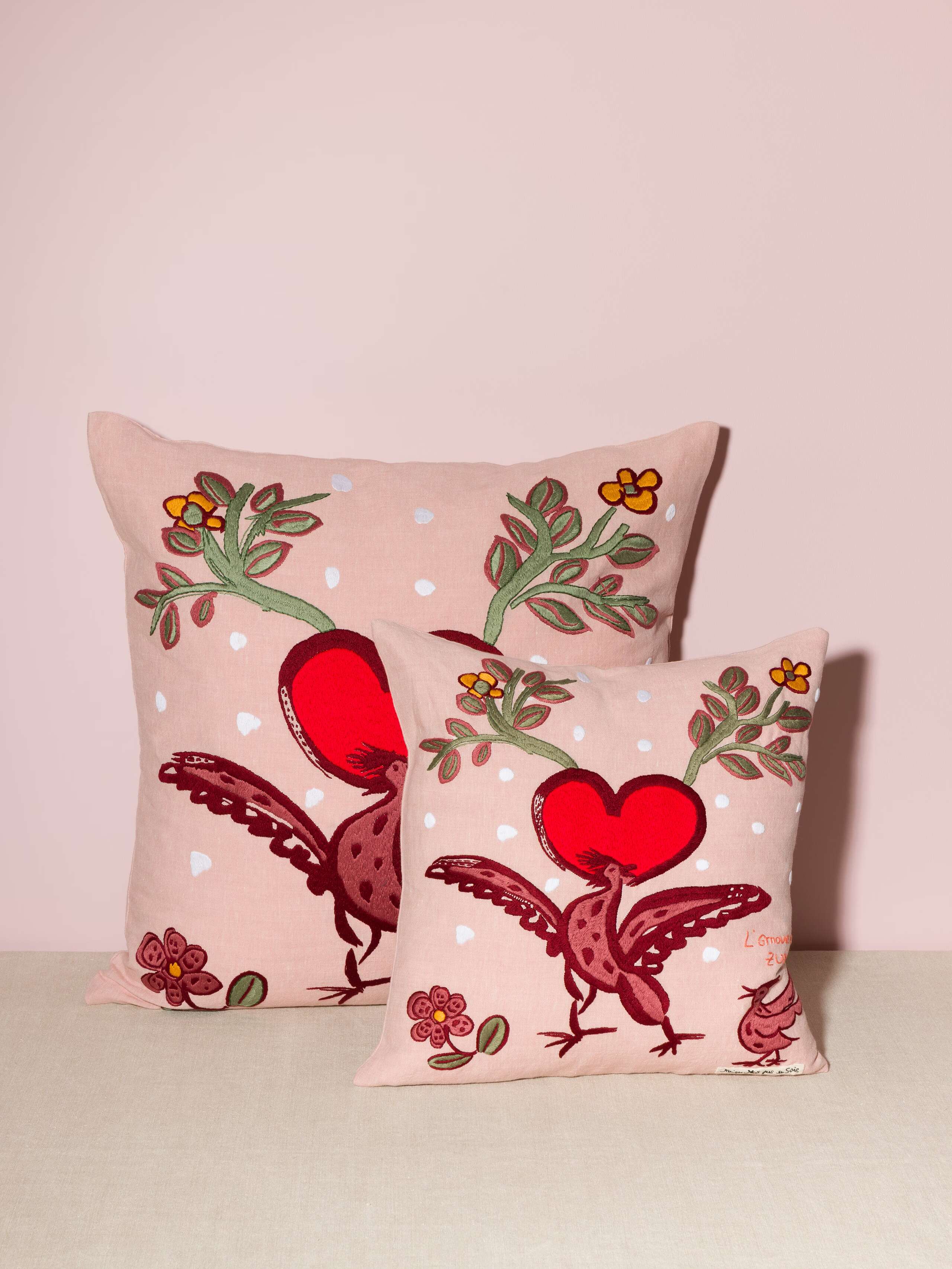L'amour à Zurich pillow cover Rose linen embroidered