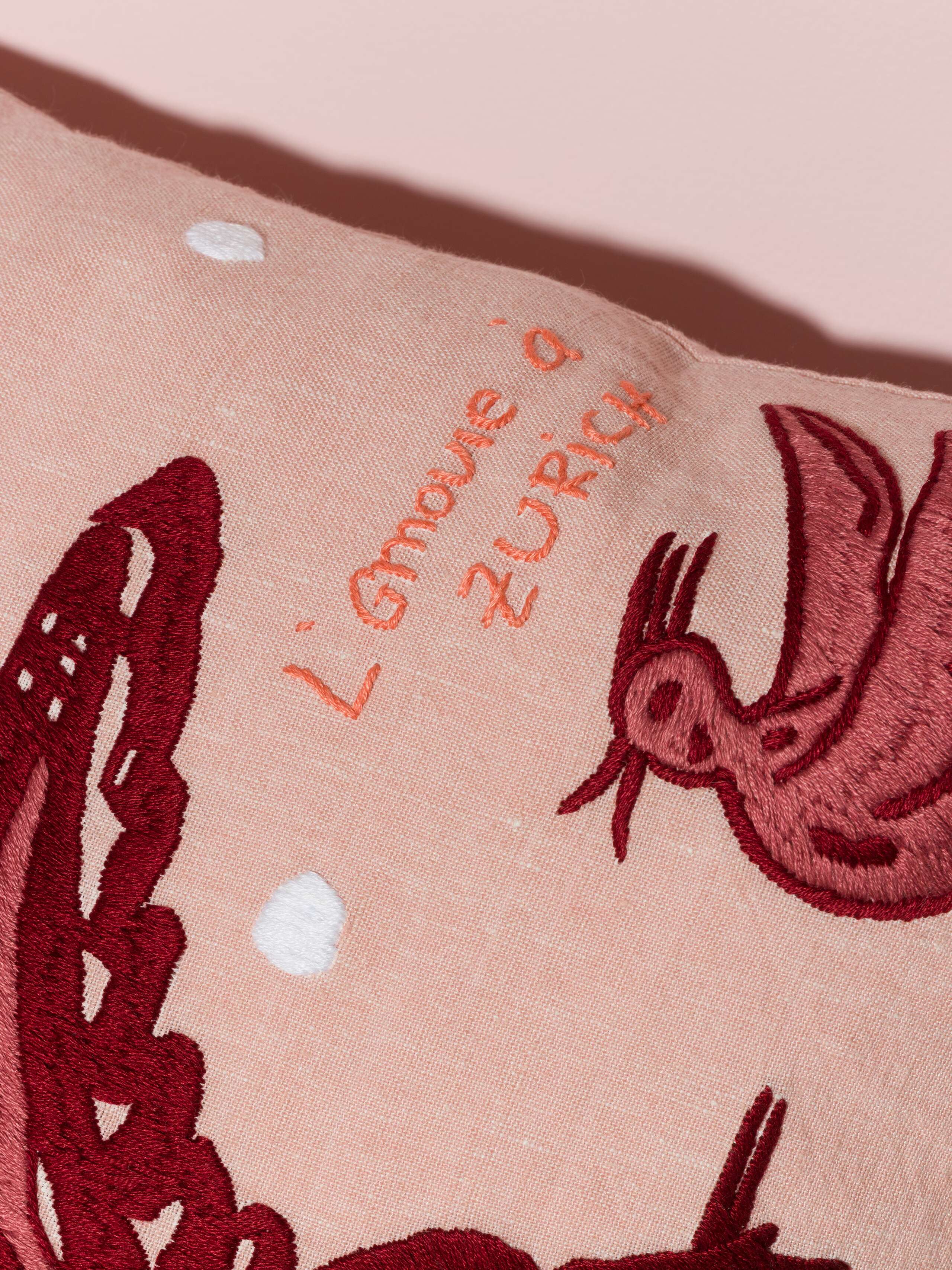 L'amour à Zurich pillow cover Rose linen embroidered