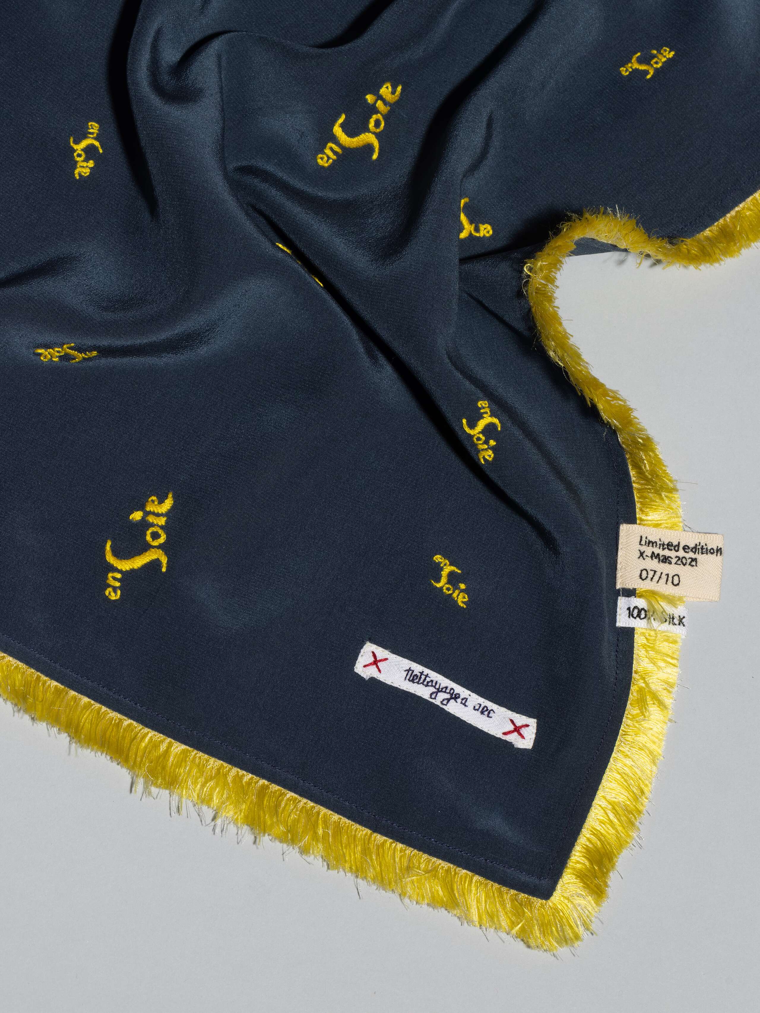 Signature foulard