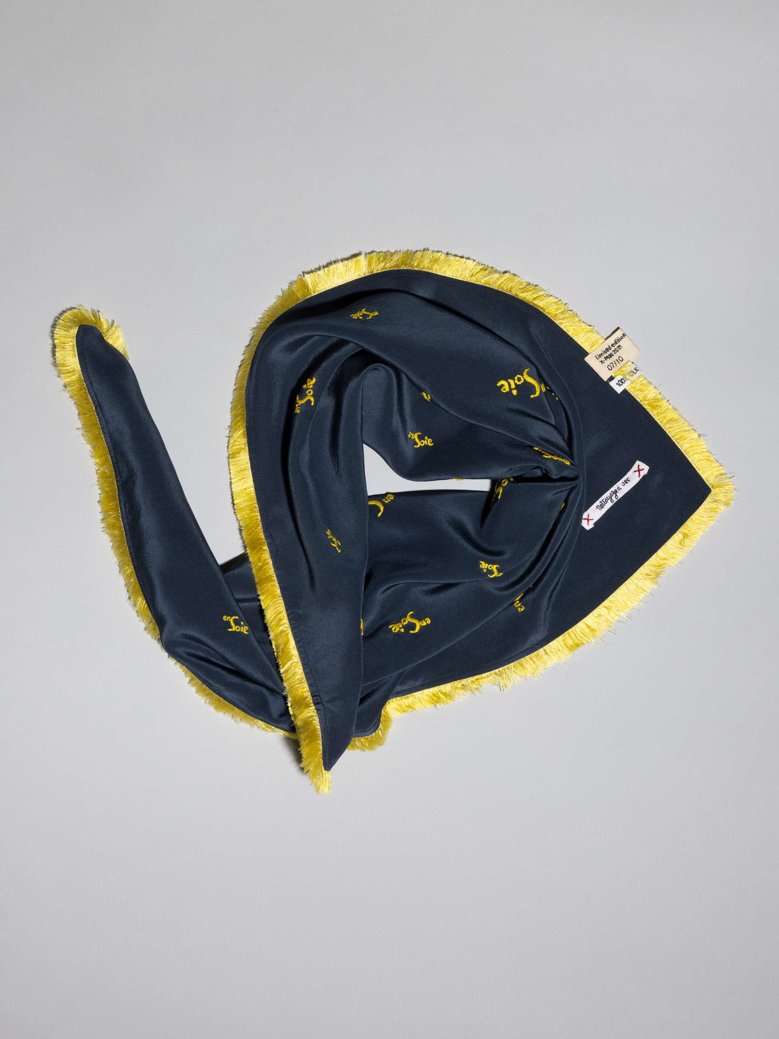 Signature foulard