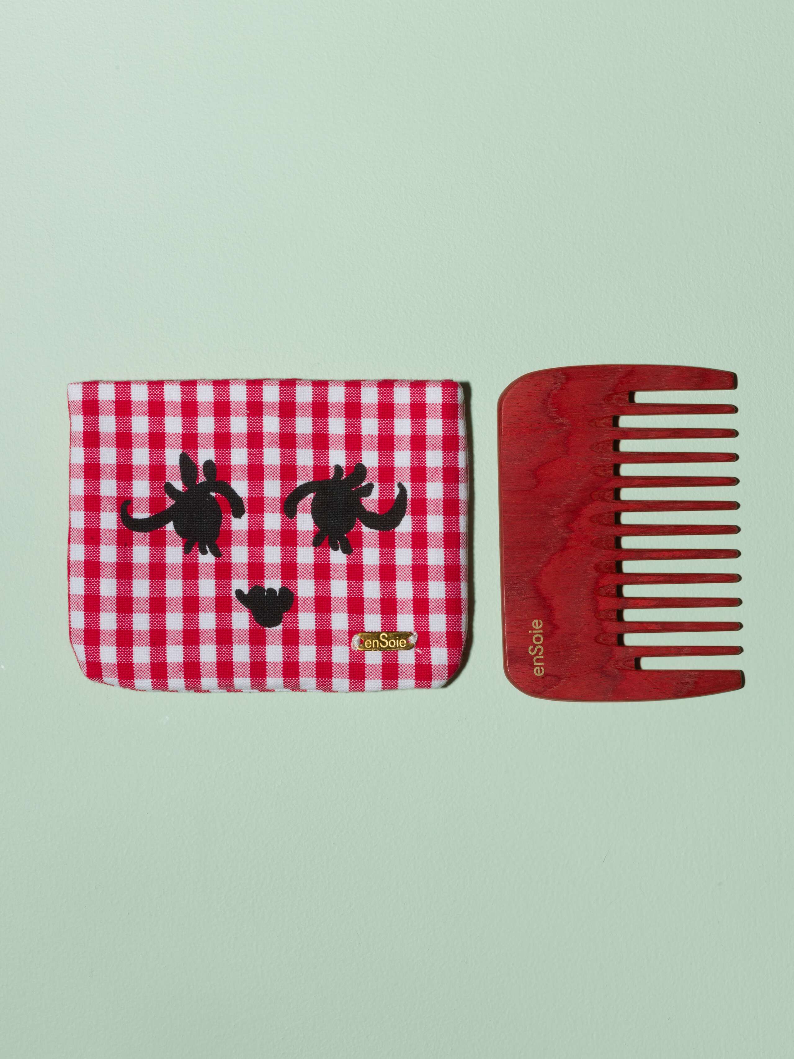 Chiara wood comb with cotton case red vichy
