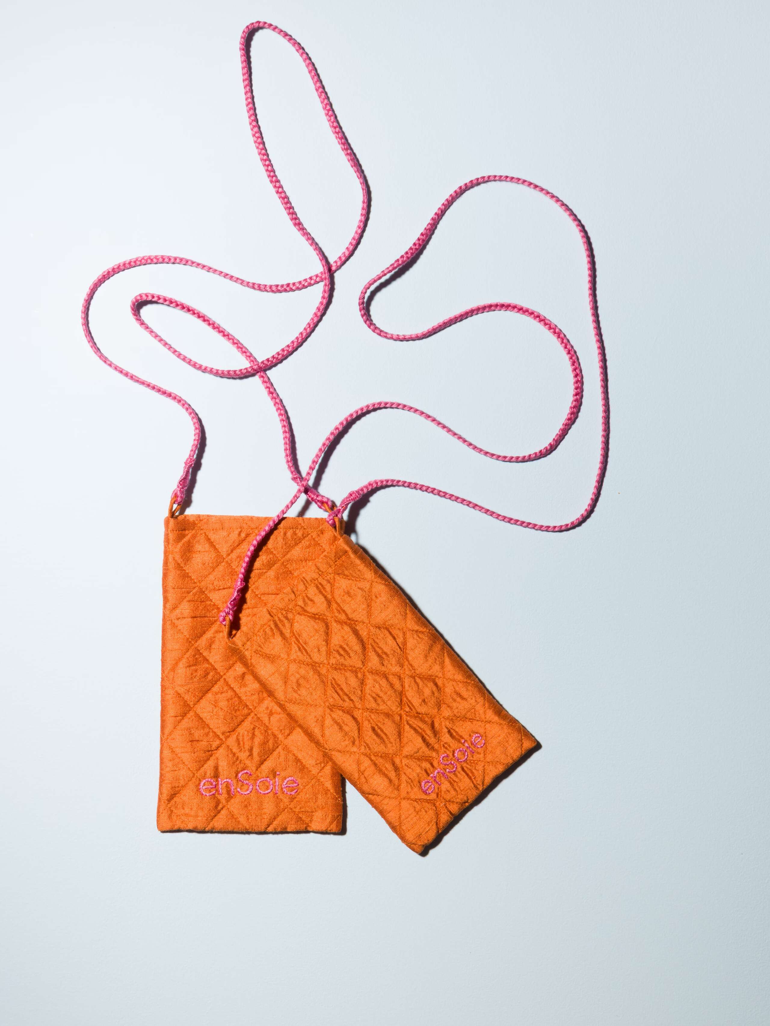 Fran phone bag quilted doupion silk, light orange