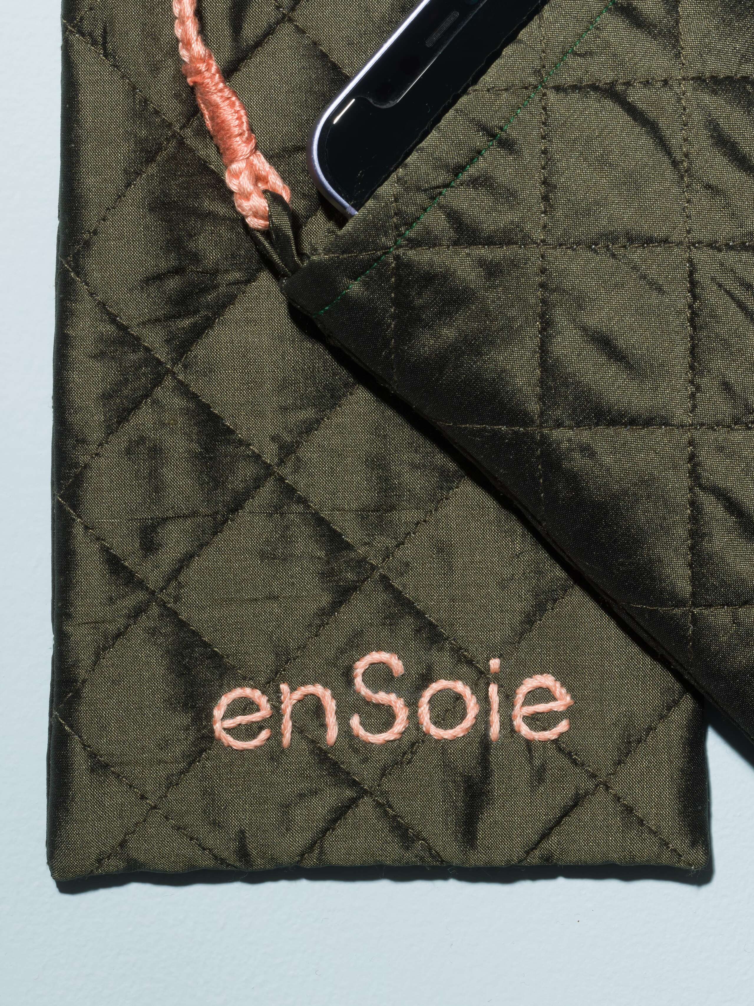 Fran phone bag quilted doupion silk, dark grey