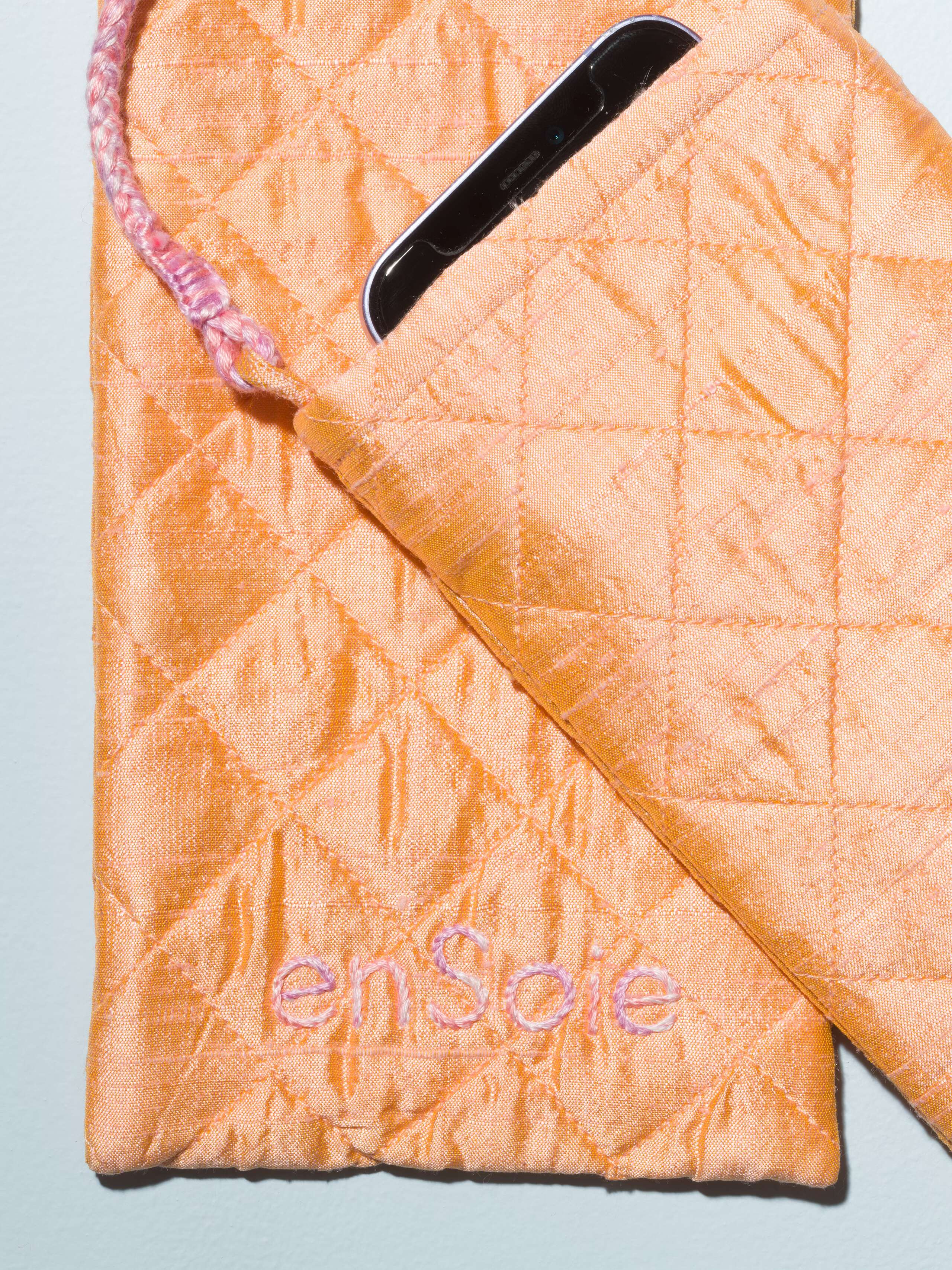 Fran phone bag quilted doupion silk, pearl