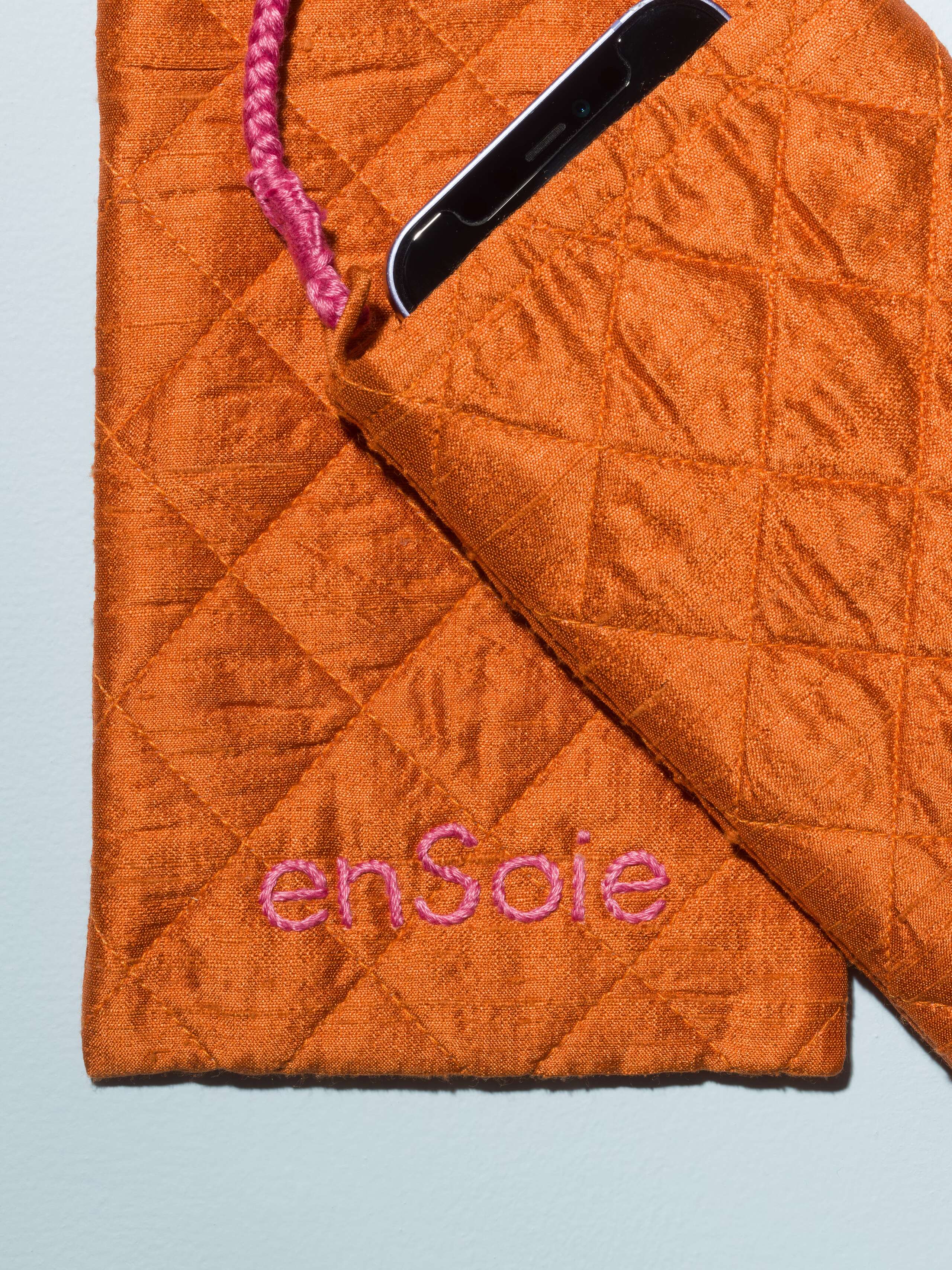 Fran phone bag quilted doupion silk, light orange