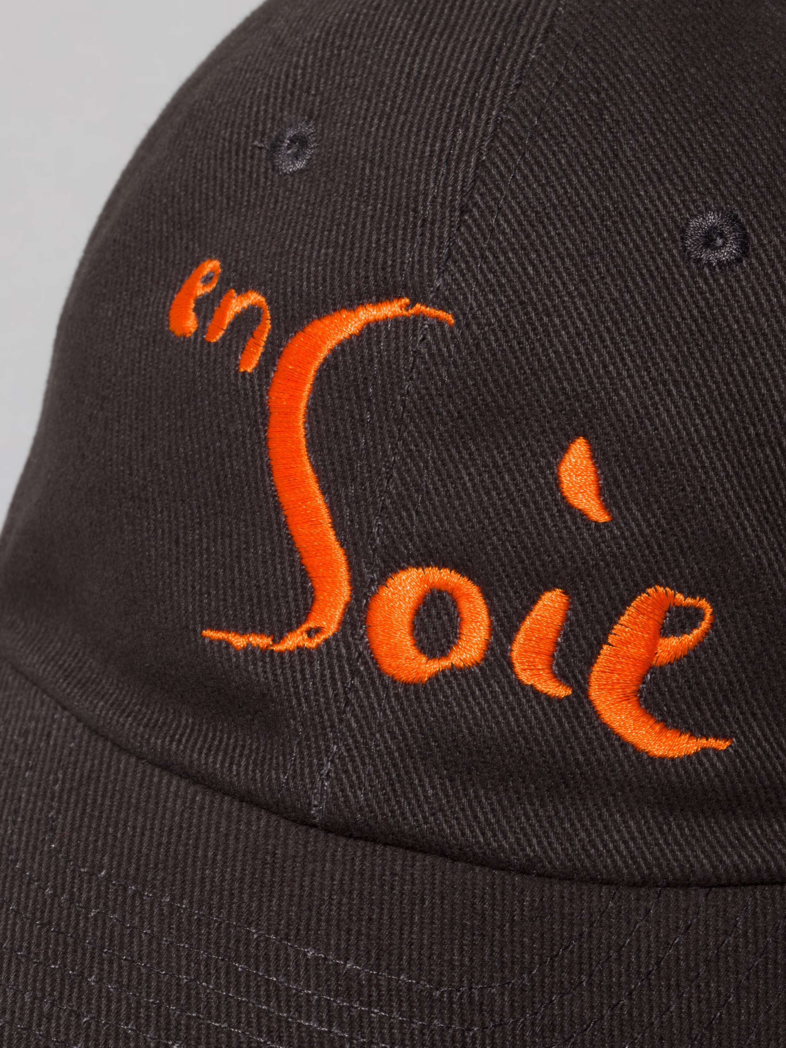 Picture of an embroidery detail on a base cap
