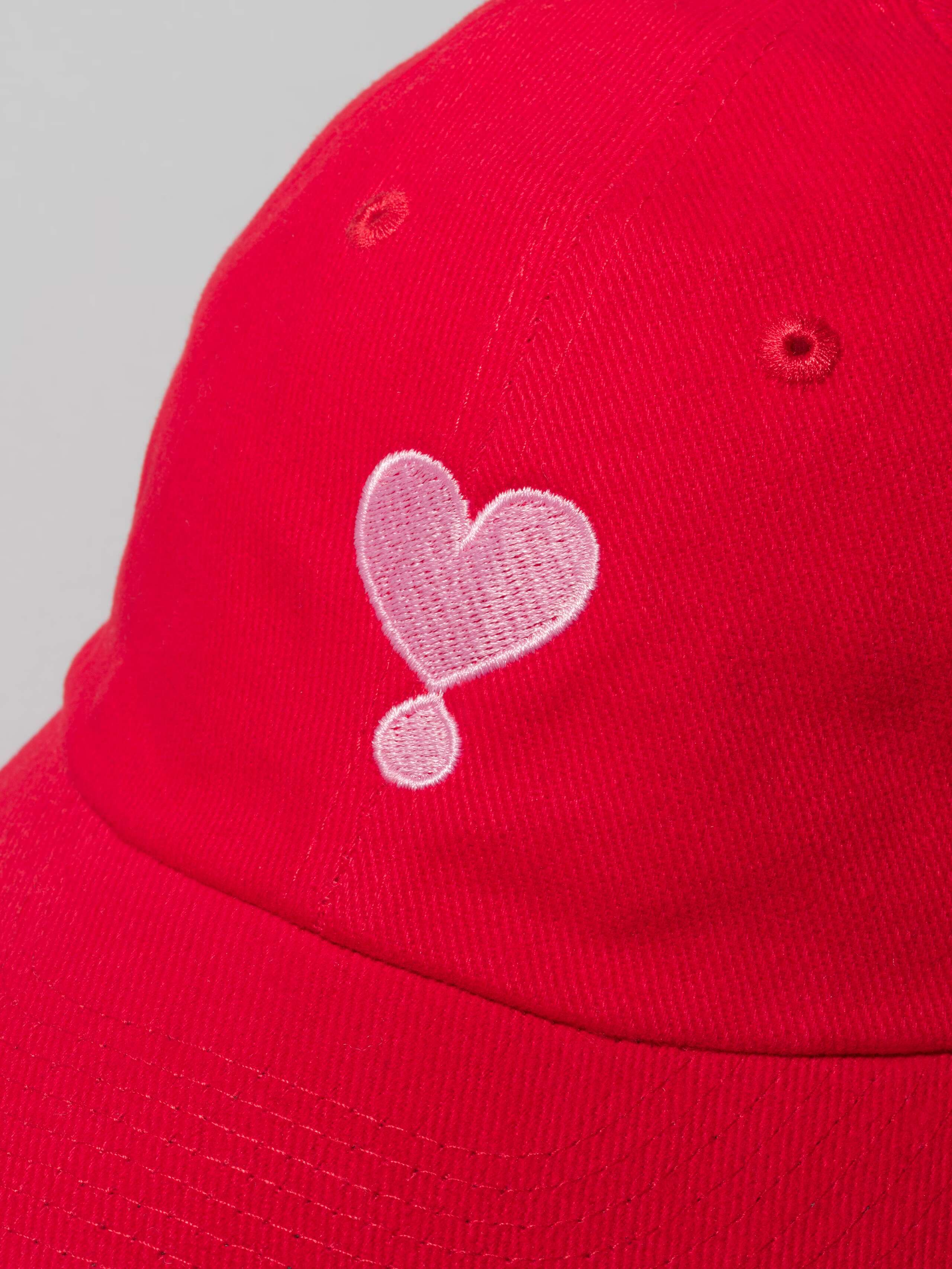 Picture of an embroidery detail on a base cap