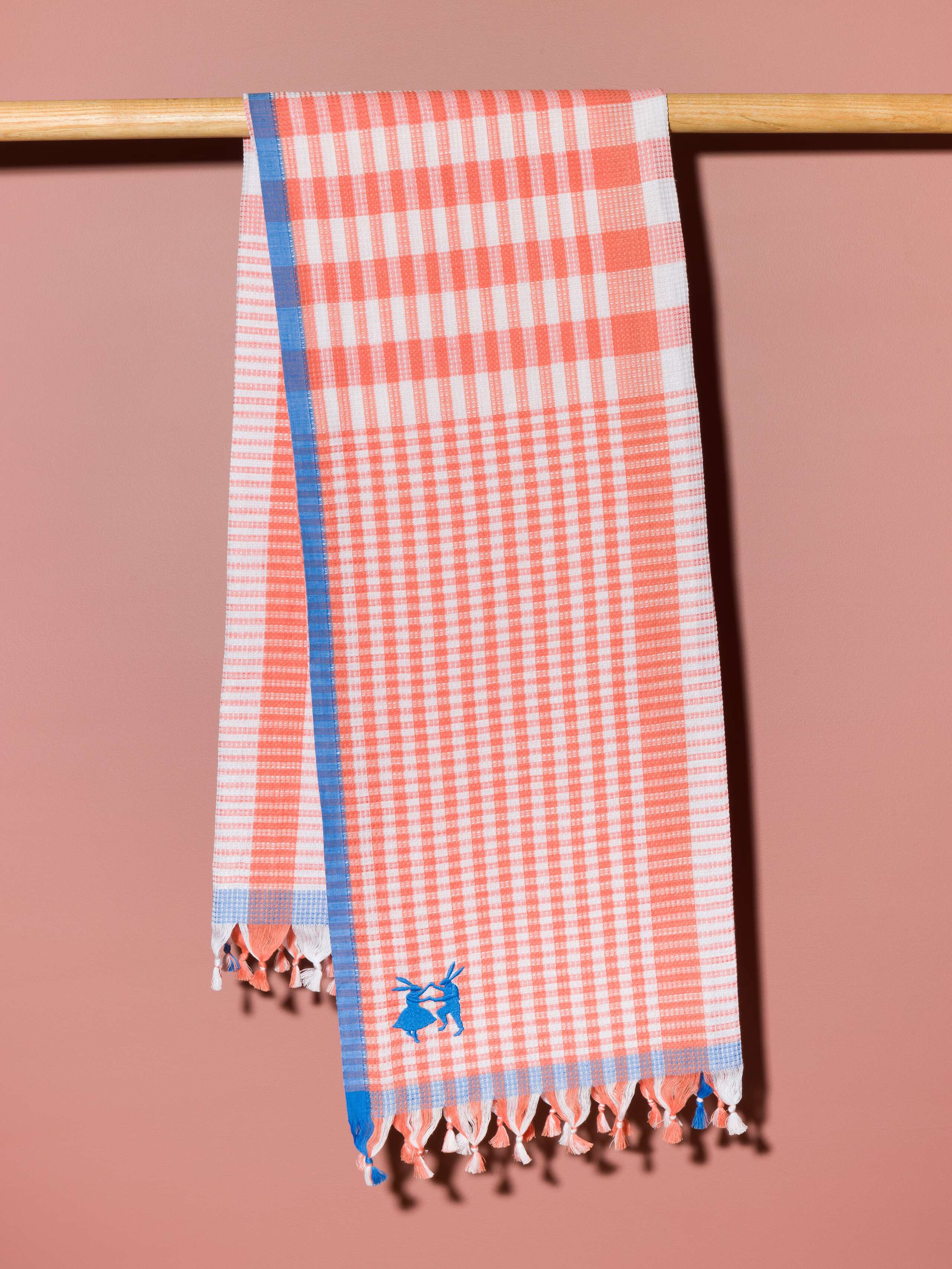 Picture of a pink bath towel