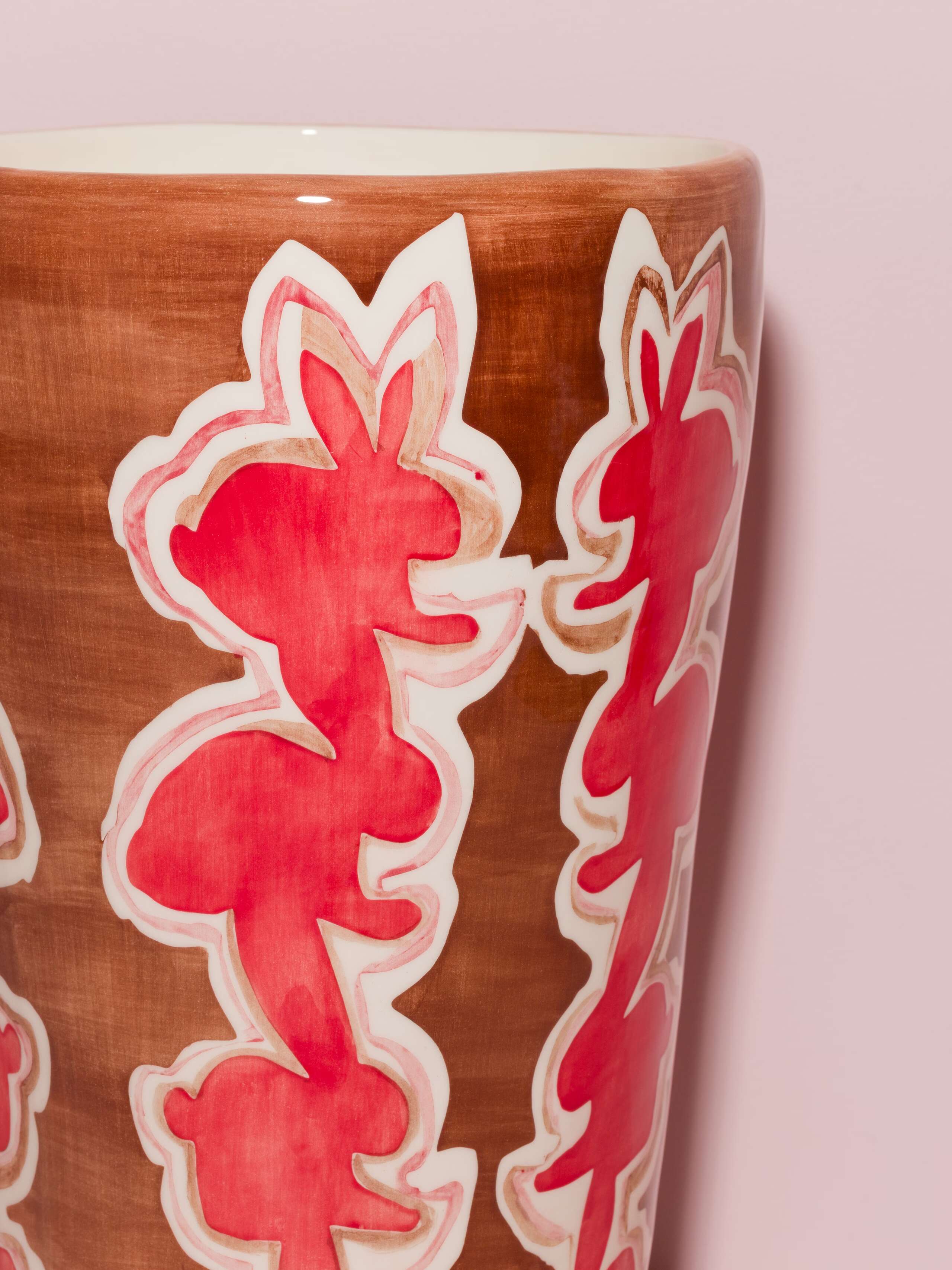 Picture of a detail of a colourful hand painted vase