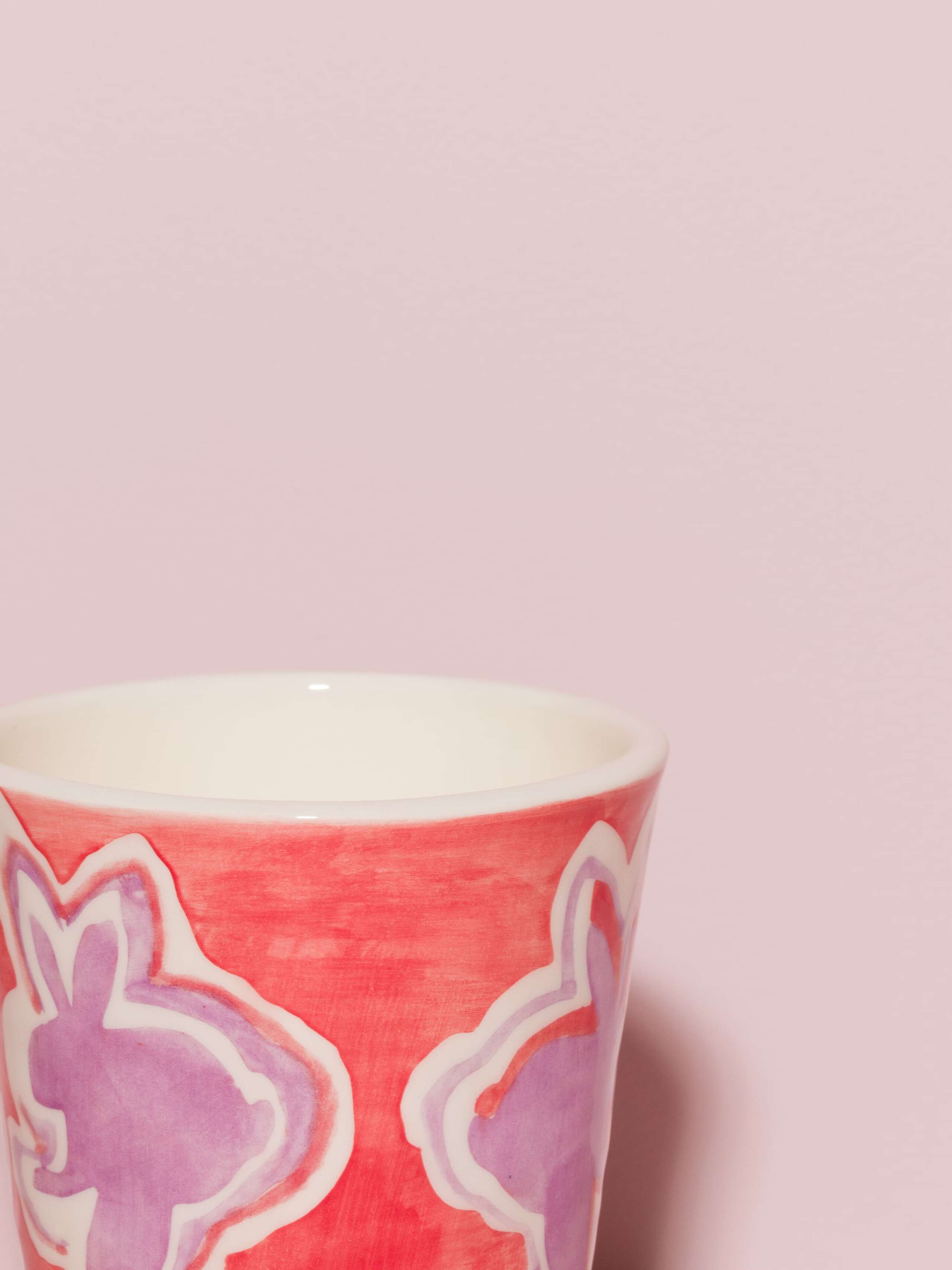 Picture of a detail of a colourful hand painted vase