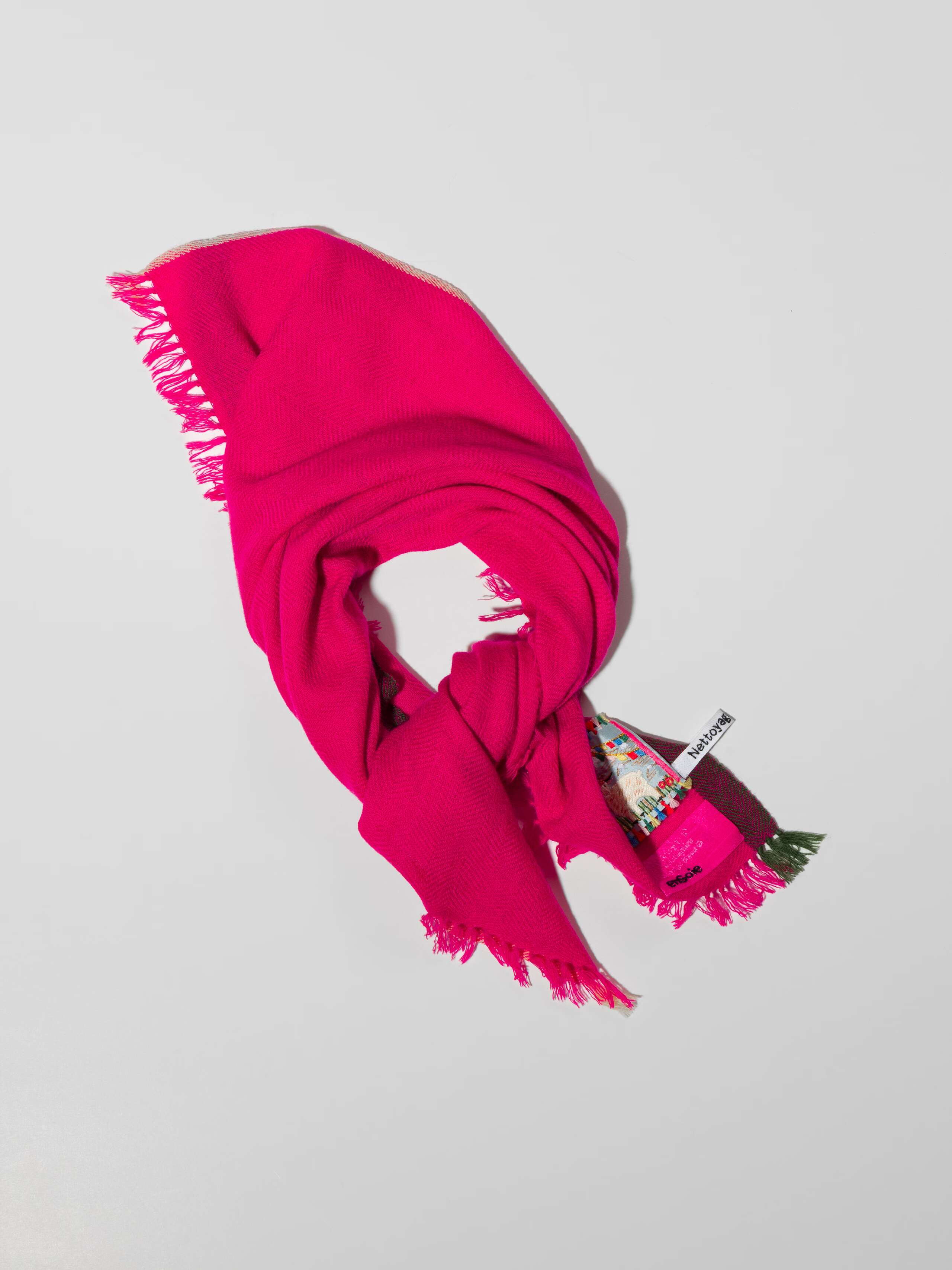 Blia mini stole cashmere in a lovely berry pink shade