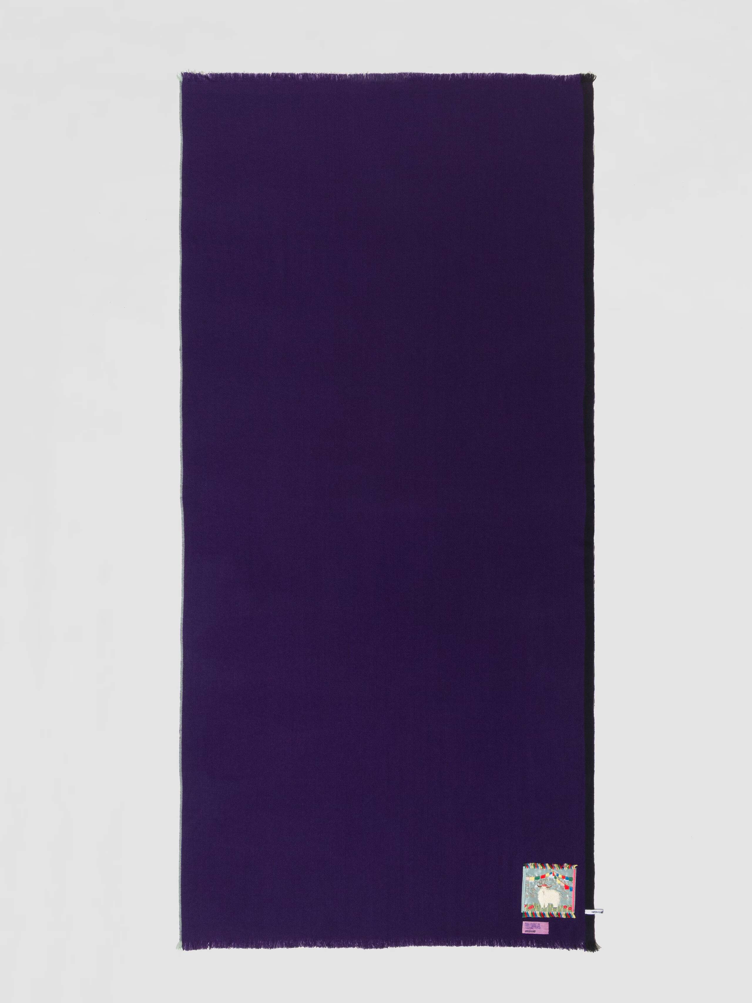 Picture of a purple cashmere scarf 